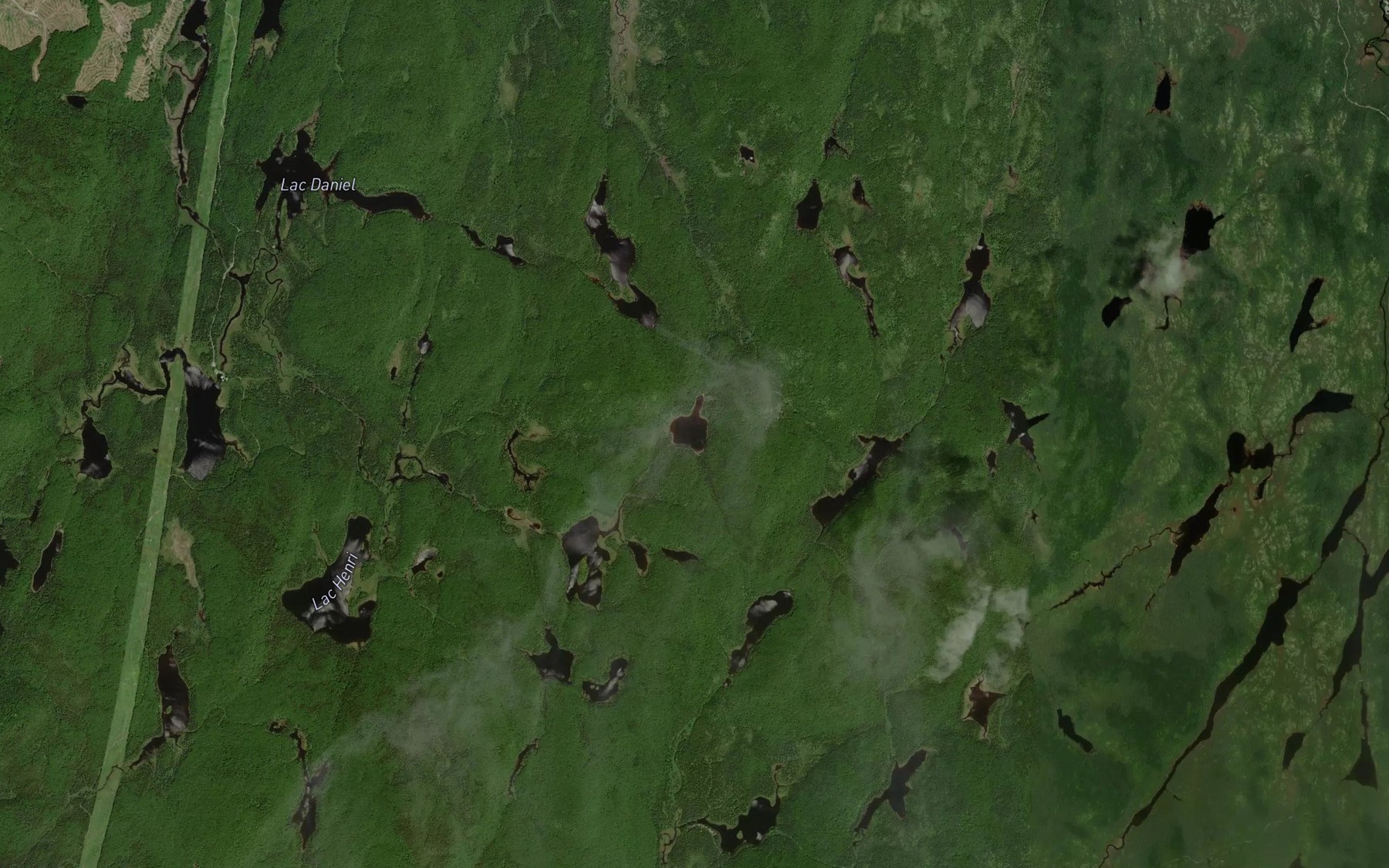 Satellite map of the Petit lac Paul