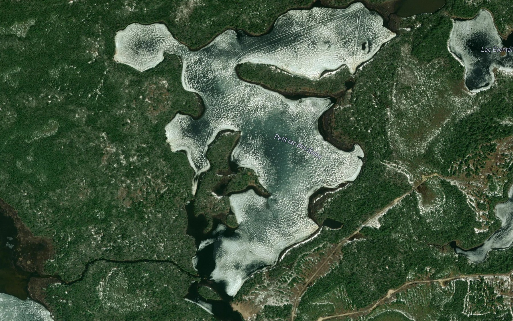 Satellite map of the Petit lac des Baies