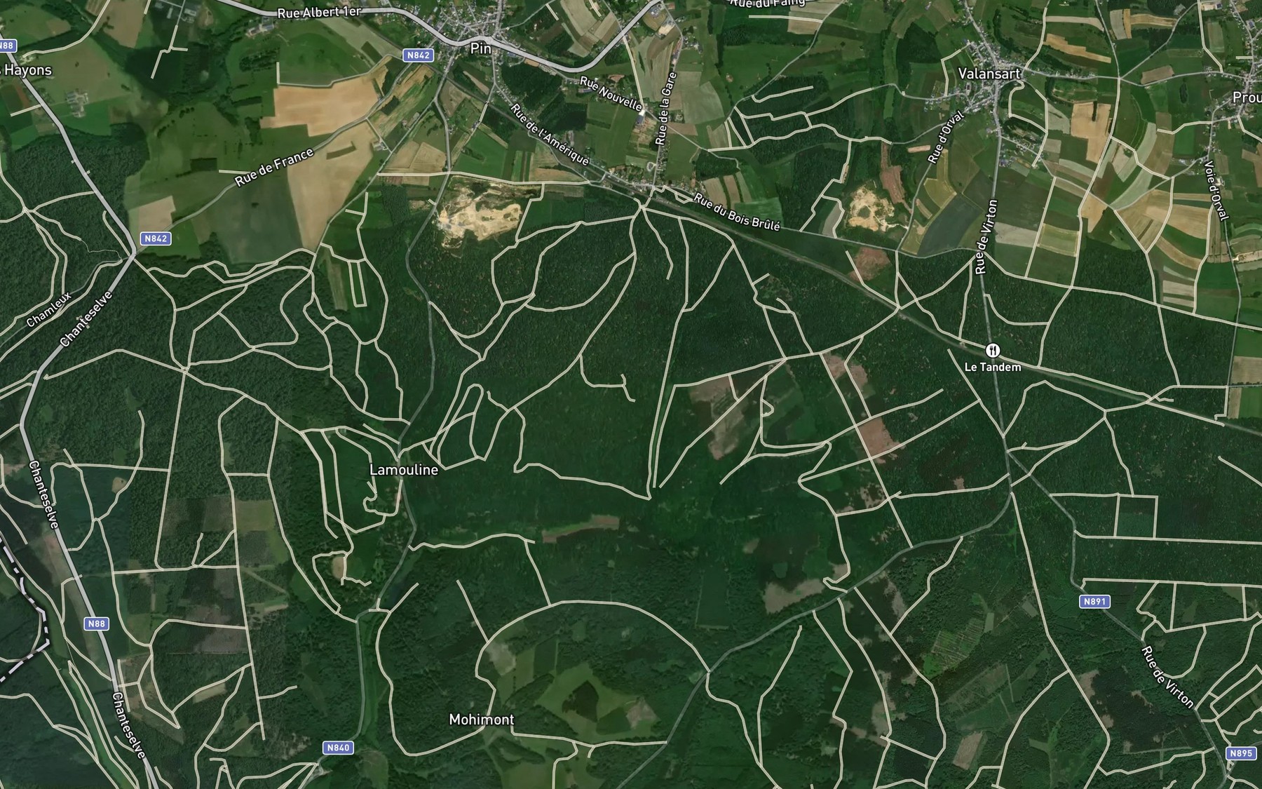 Satellite map of the Source La Noire Fontaine
