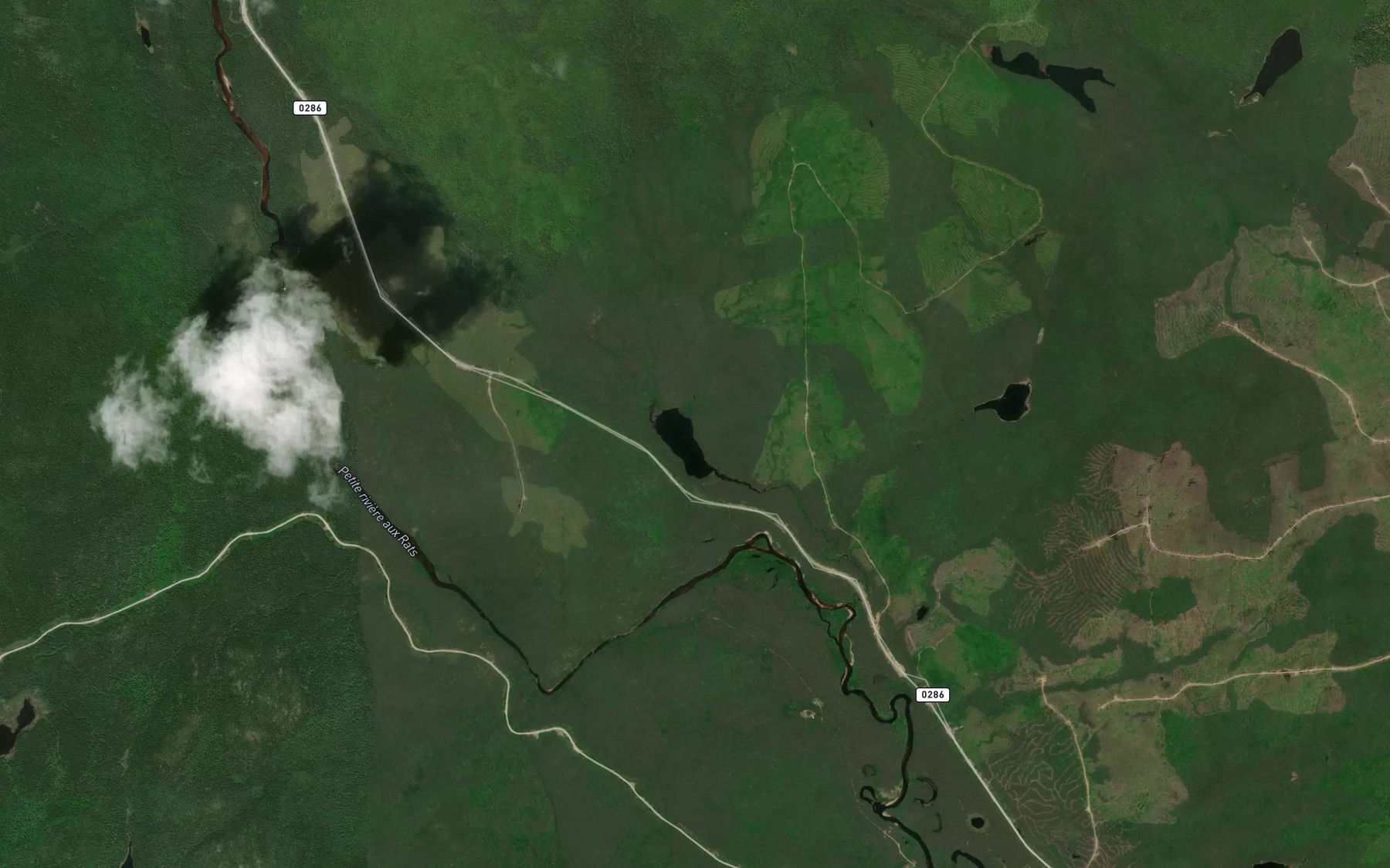 Satellite map of the Lac de la Carriere