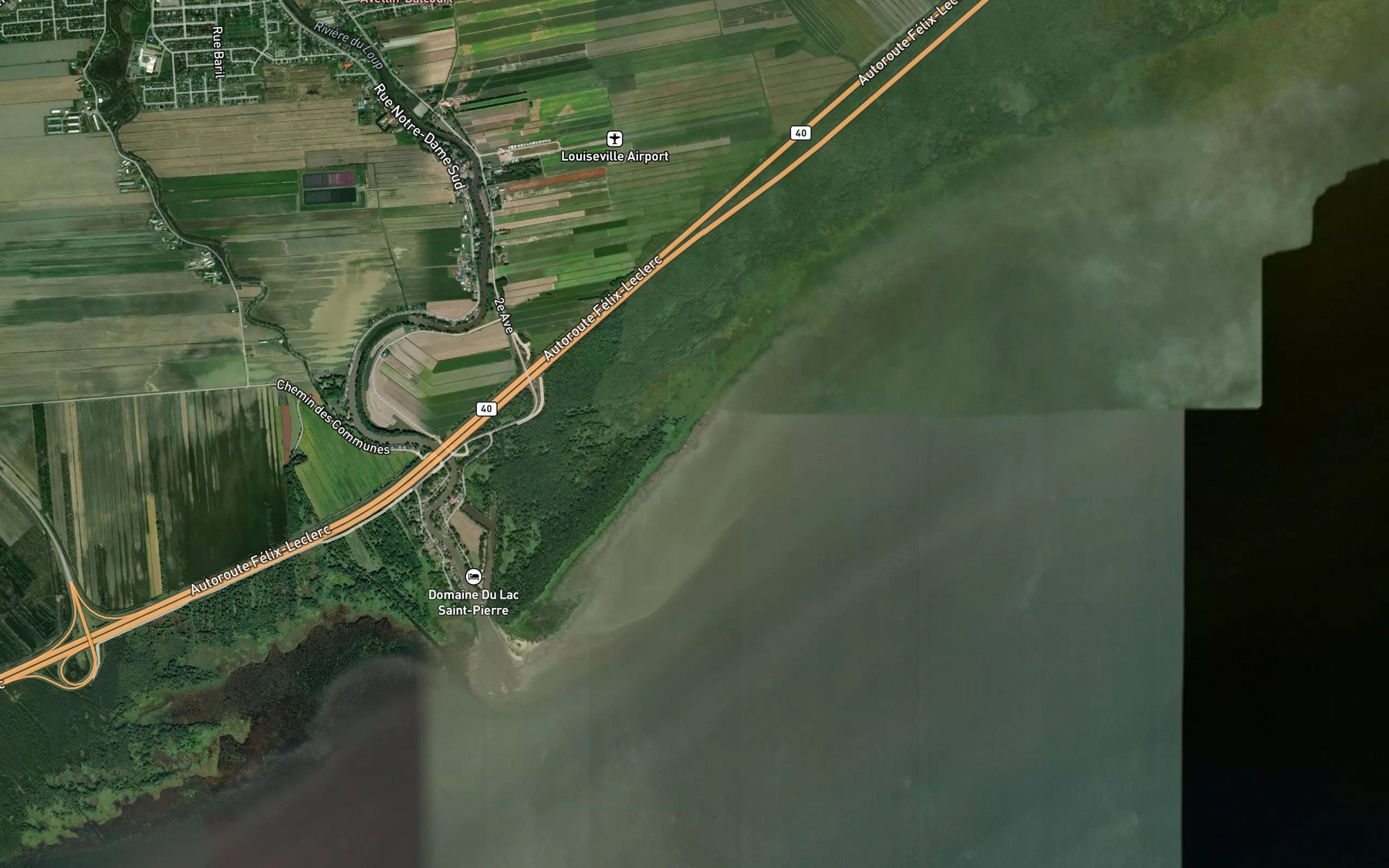 Satellite map of the Cours d'eau du Domaine