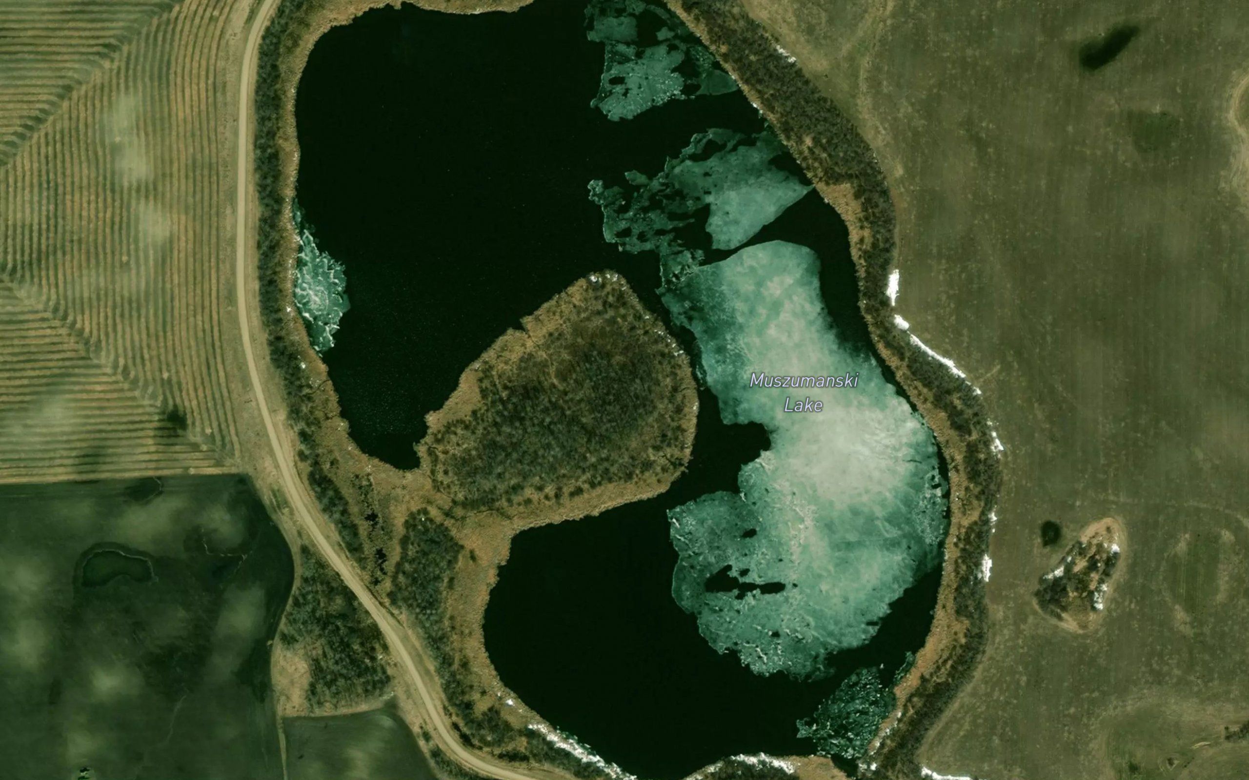 Muszumanski Lake