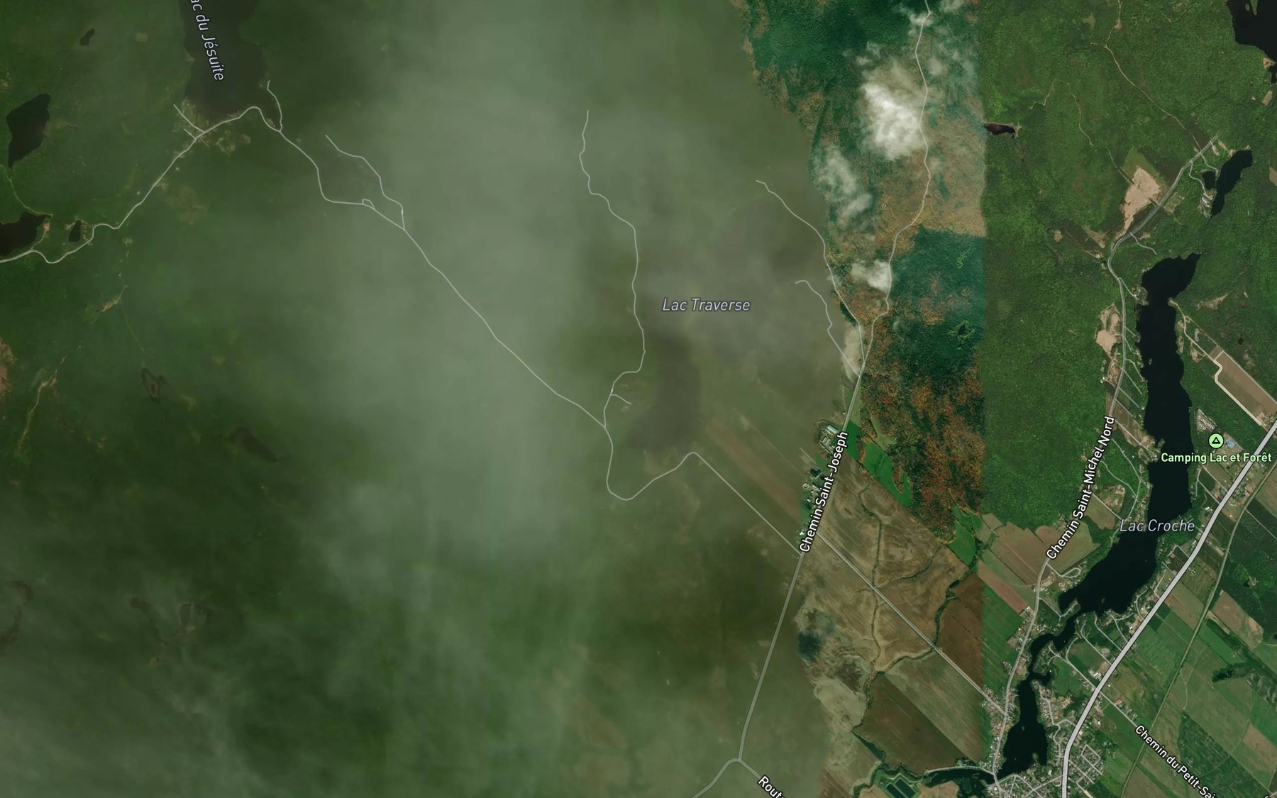 Satellite map of the Decharge du Lac du Jesuite