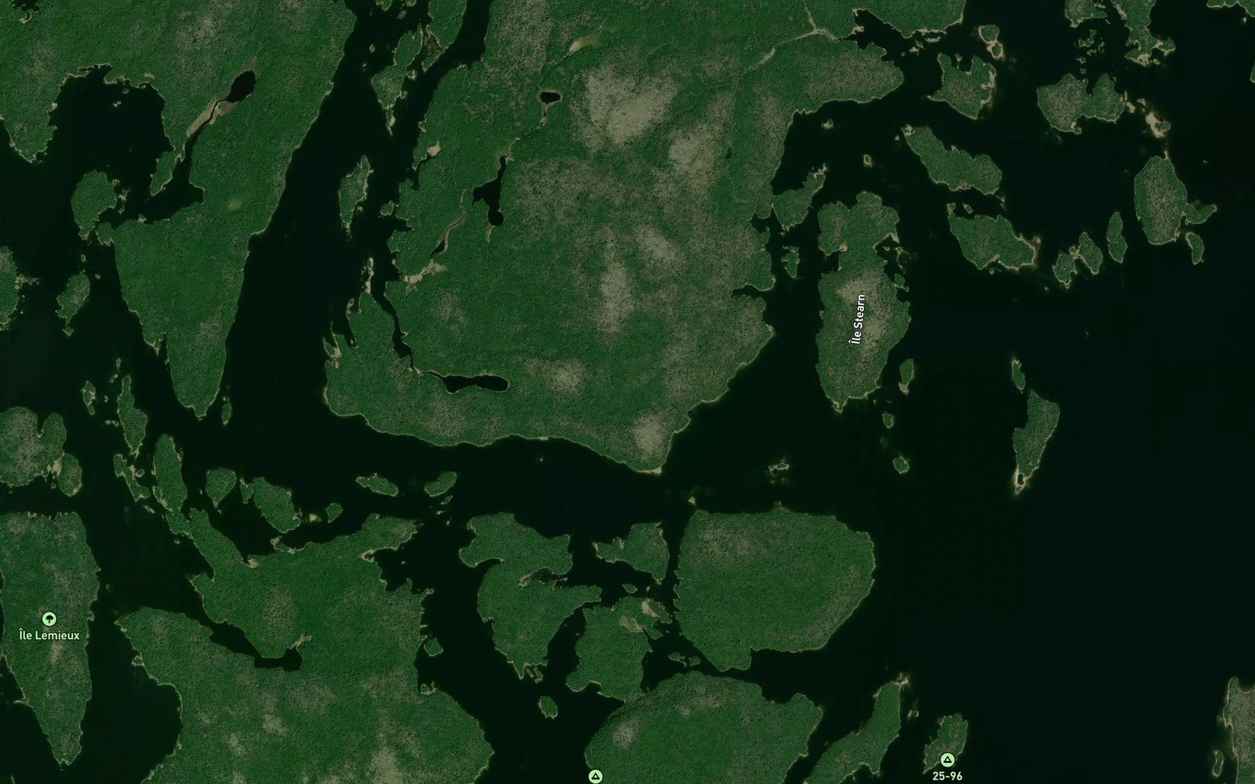 Satellite map of the Passe Stearn