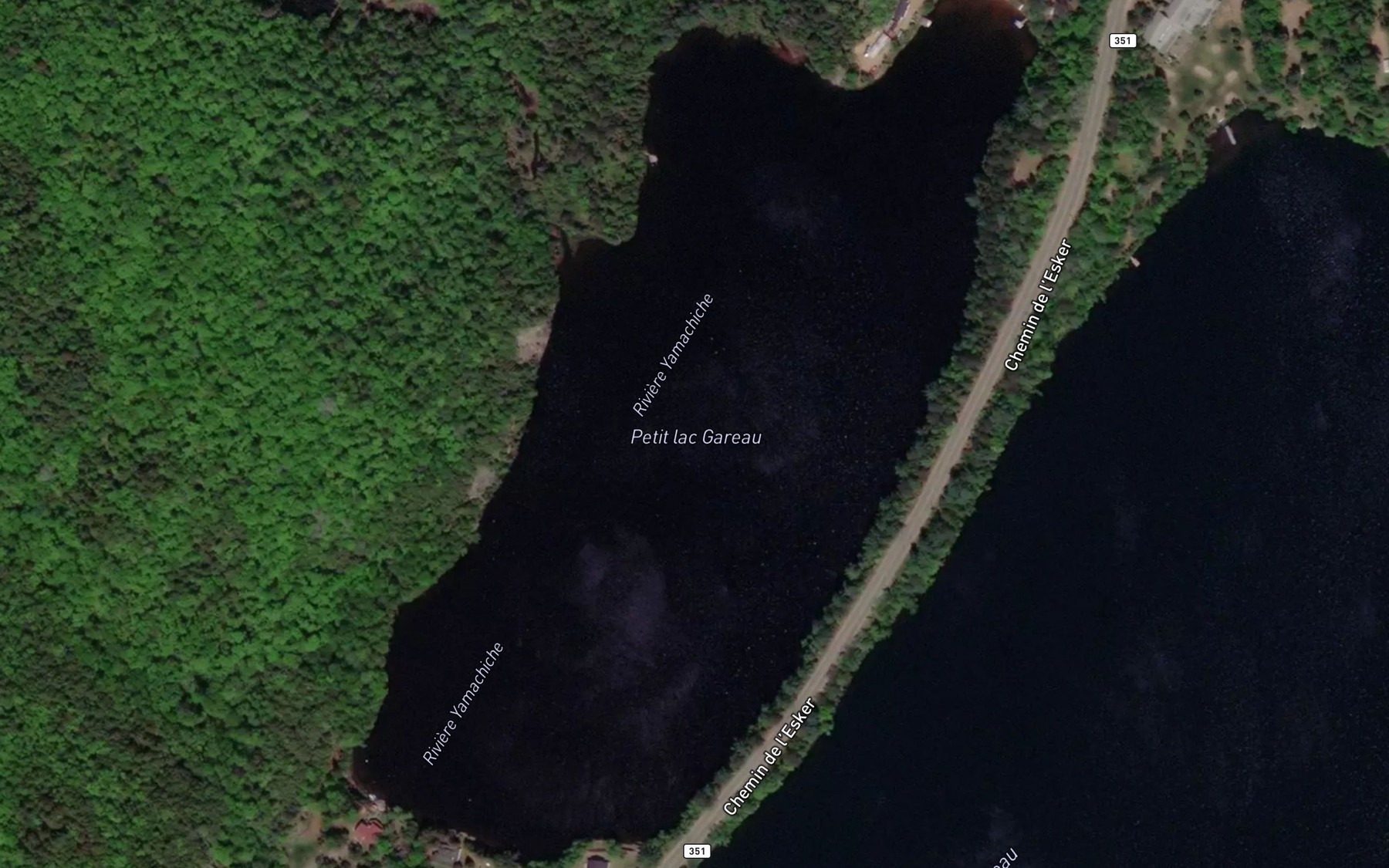 Satellite map of the Petit lac Gareau