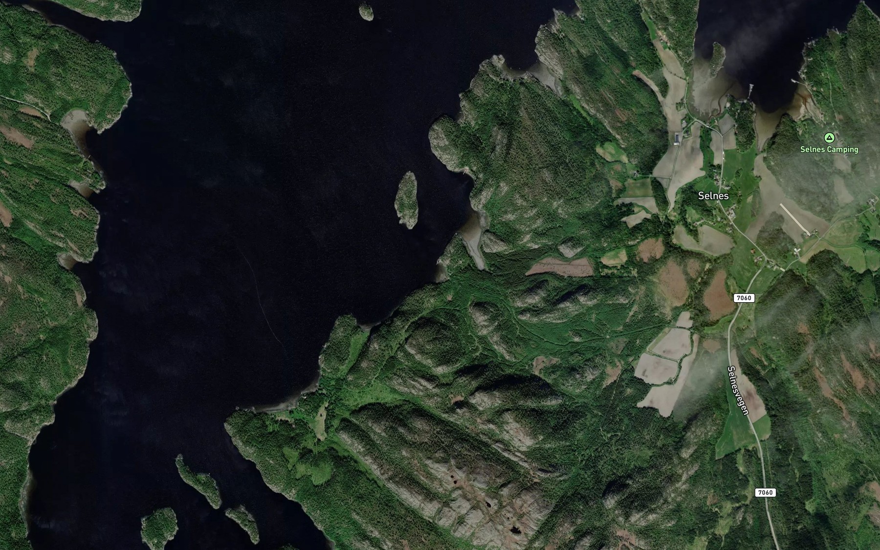Satellite map of the Trettvika