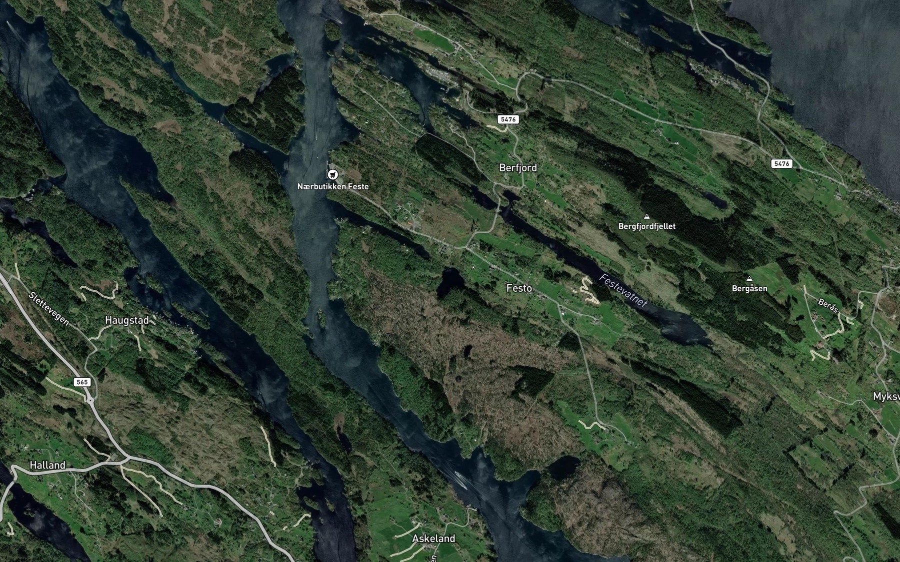 Satellite map of the Traedsvatnet