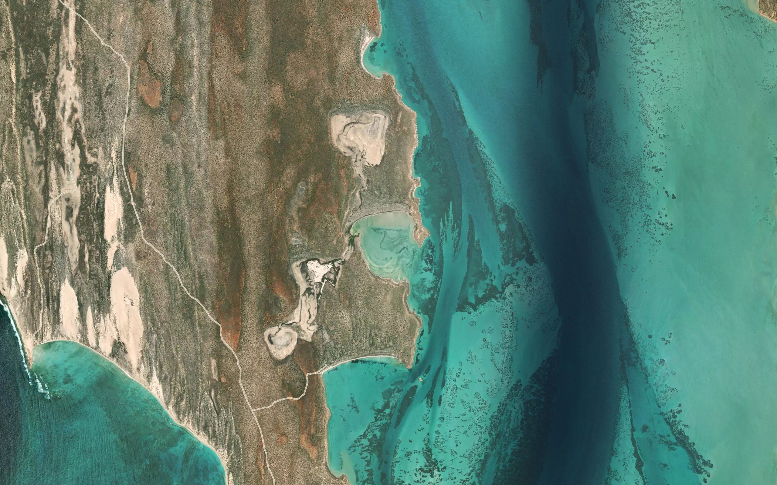 Longtom Bay
