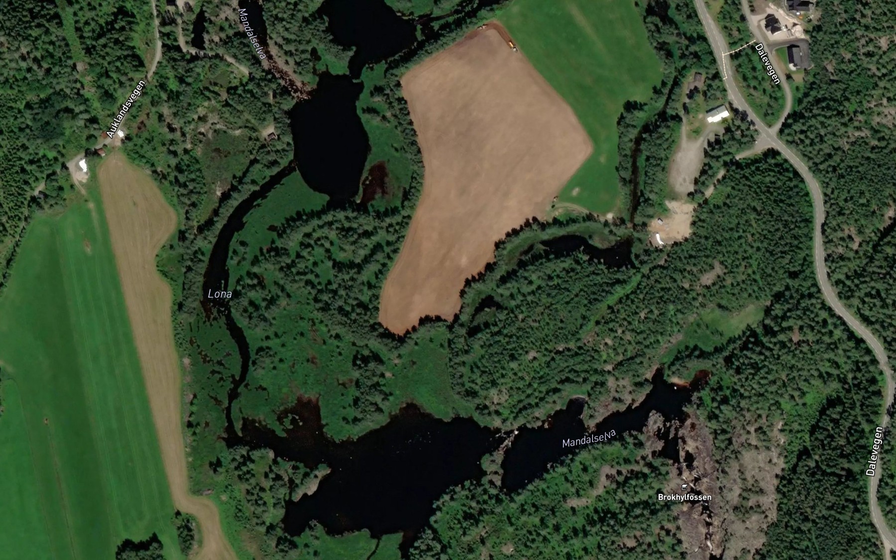 Satellite map of the Lona
