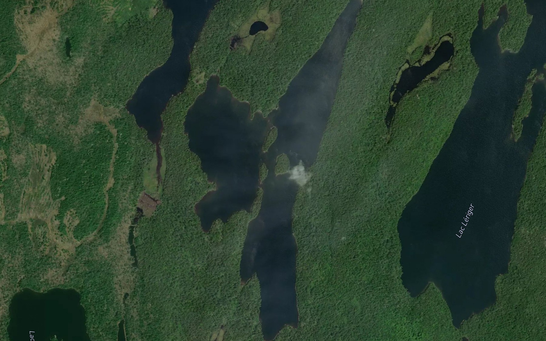 Satellite map of the Lac du Pere-Junior