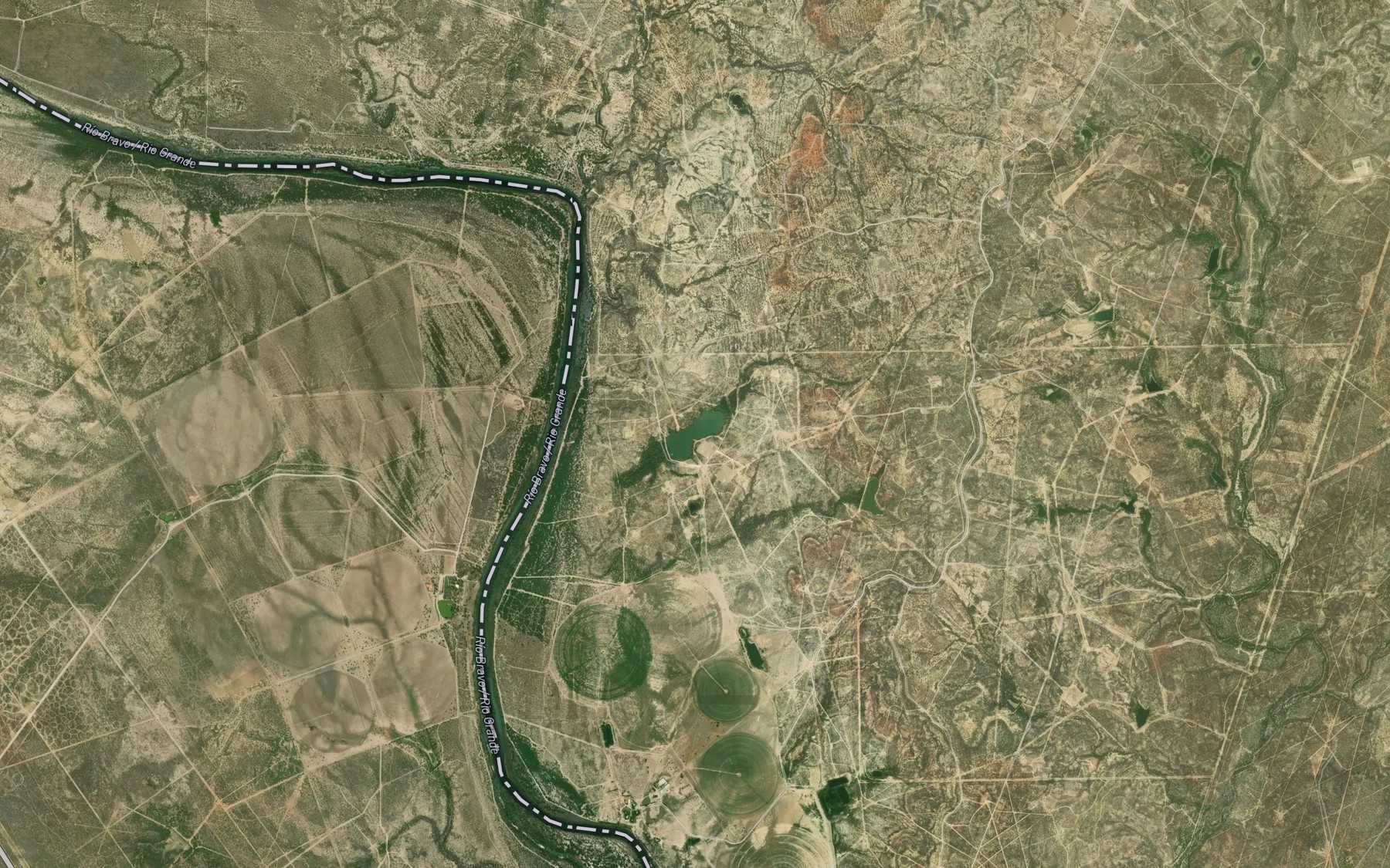 Satellite map of the North Apache Ranch Lake