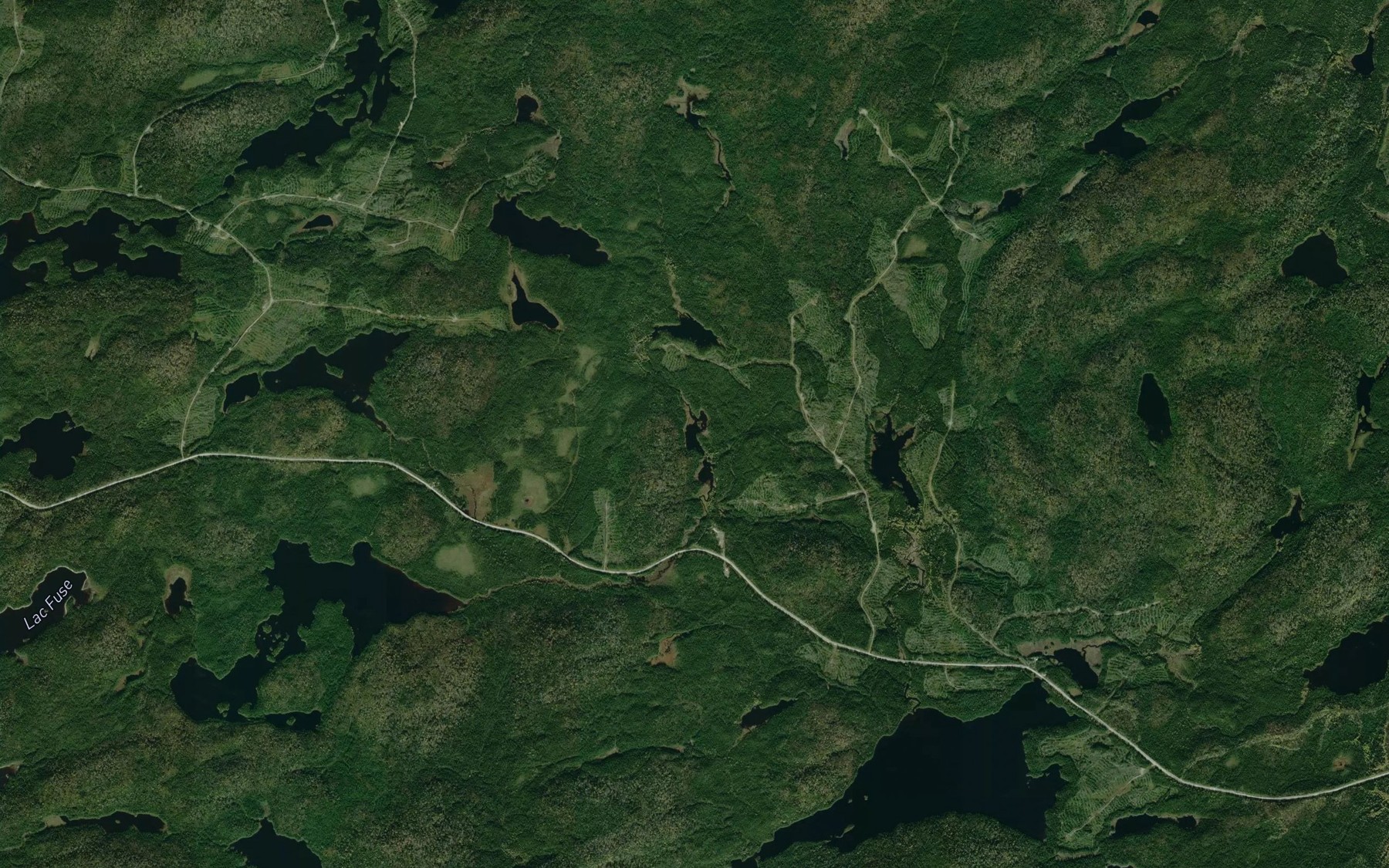 Satellite map of the Lac de la Rocaille