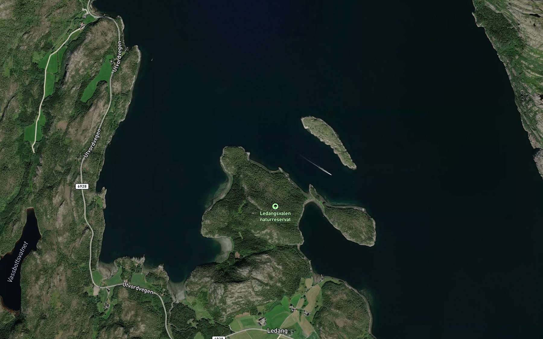Satellite map of the Storsteinvika