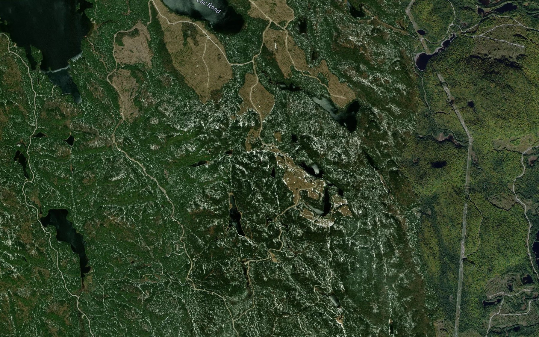 Satellite map of the Lac Rolland