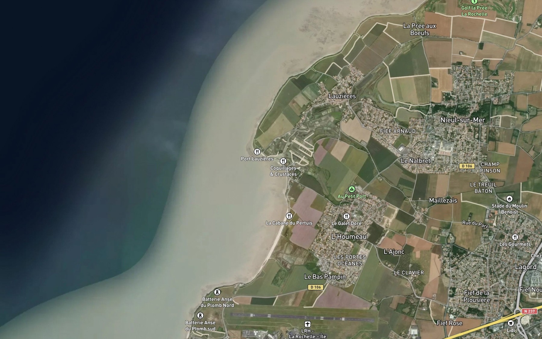 Satellite map of the Anse de la Fertaliere