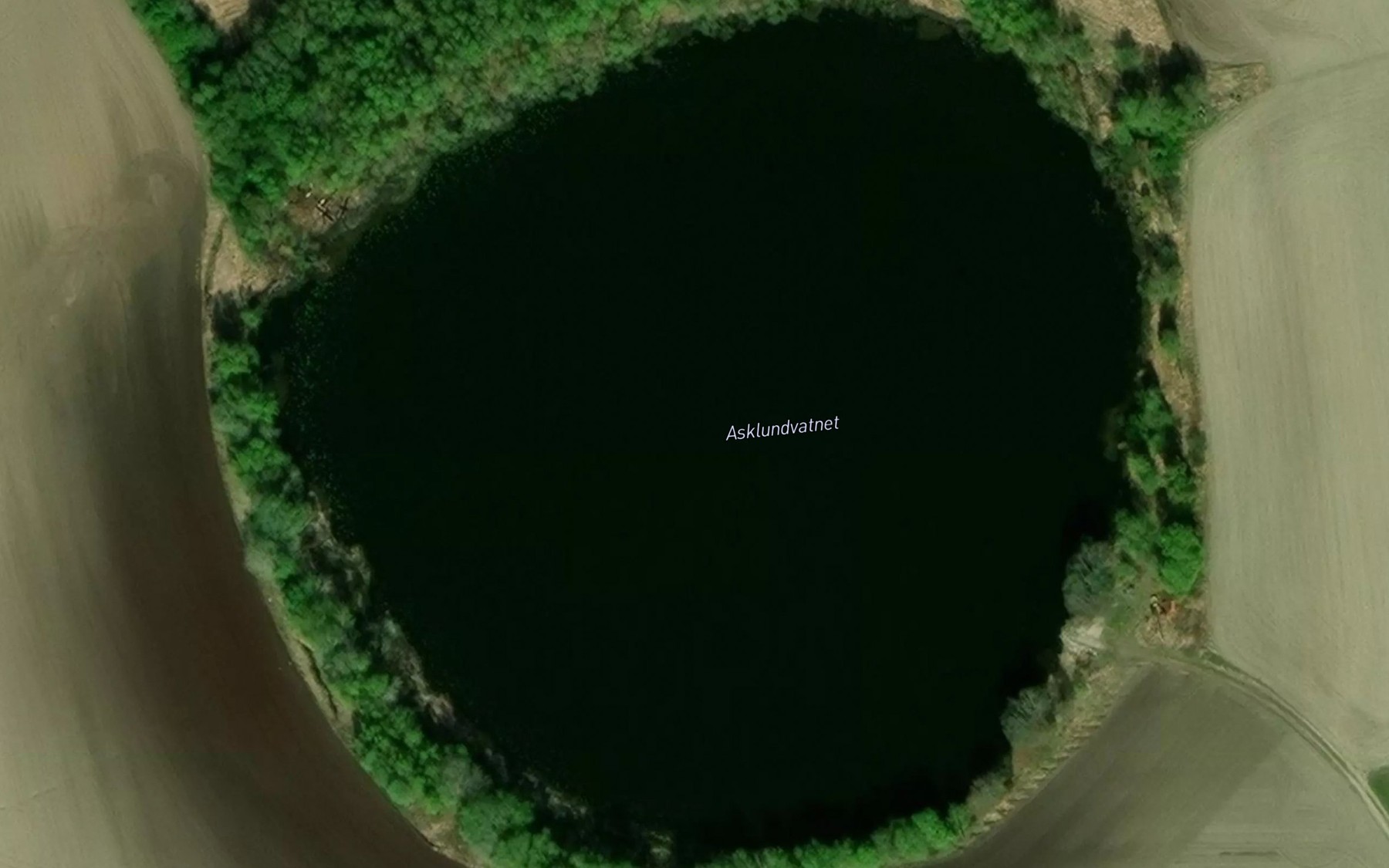Satellite map of the Asklundvatnet