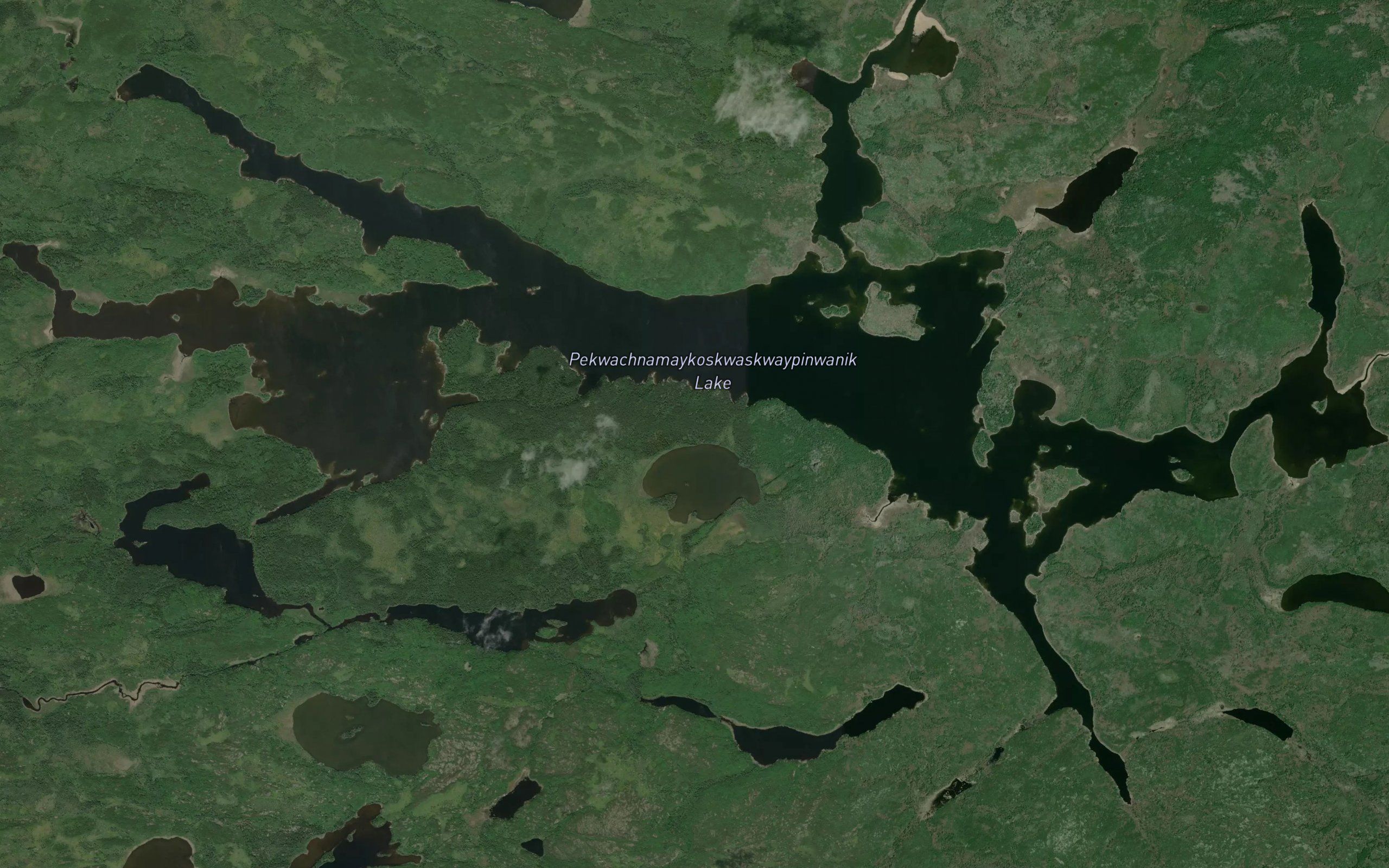 Pekwachnamaykoskwaskwaypinwanik Lake
