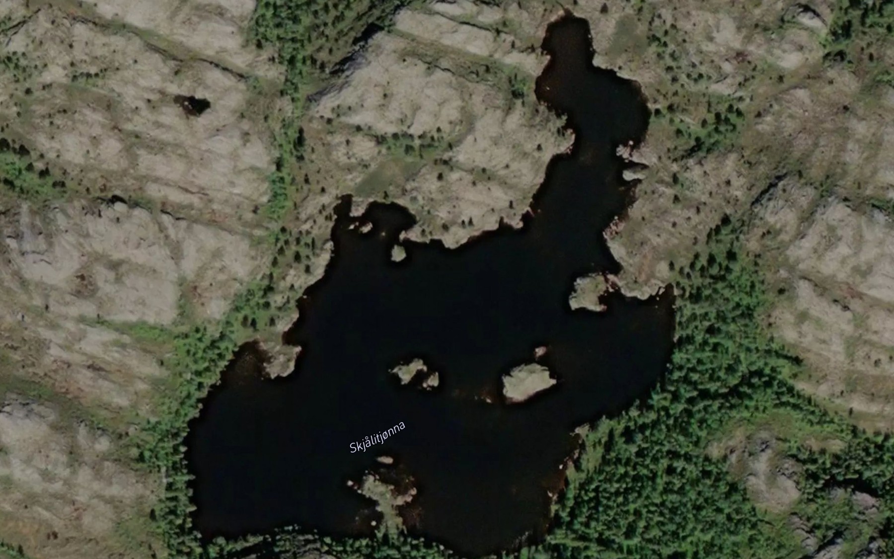 Satellite map of the Skjalitjonna