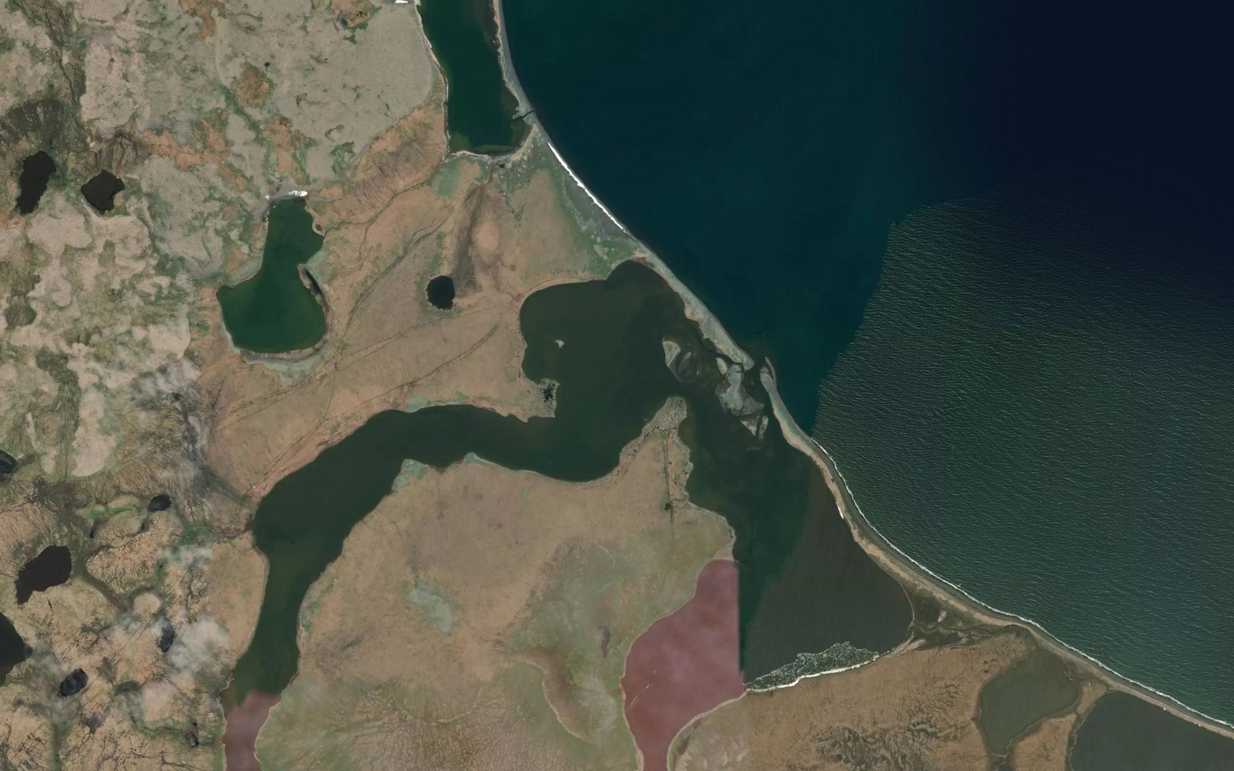 Satellite map of the Aivichtik River