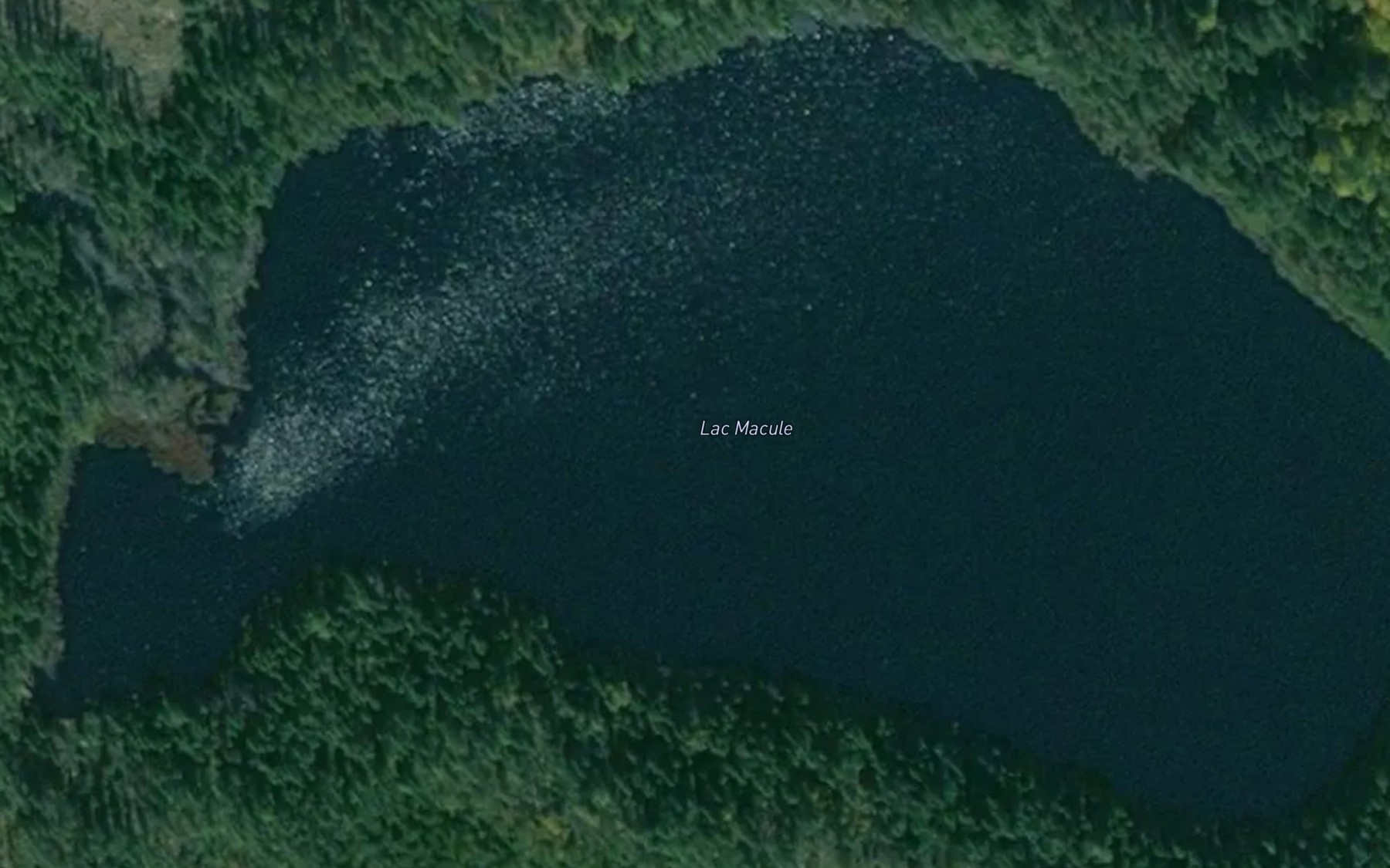 Satellite map of the Lac Macule