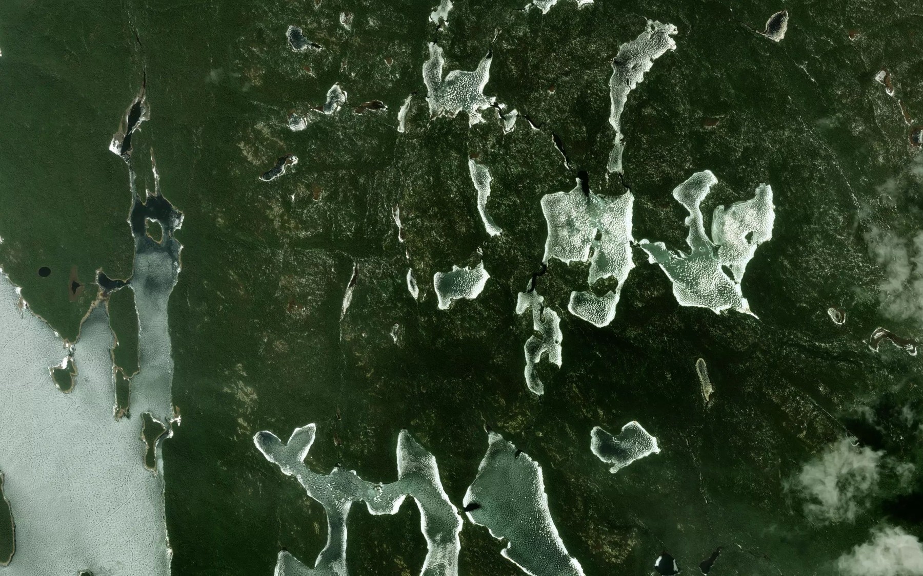 Satellite map of the Lac Chiron