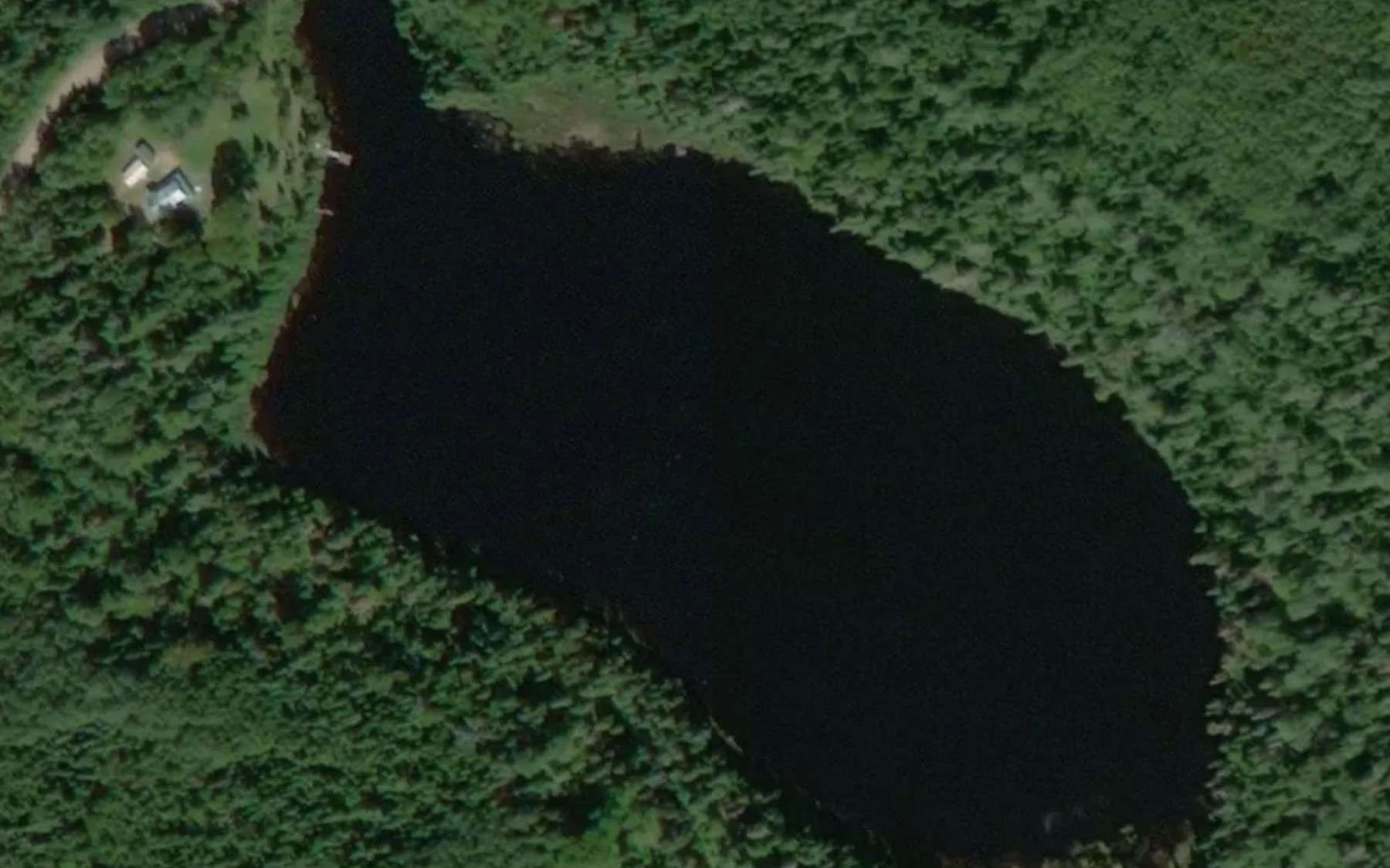 Satellite map of the Lac du Chevreuil