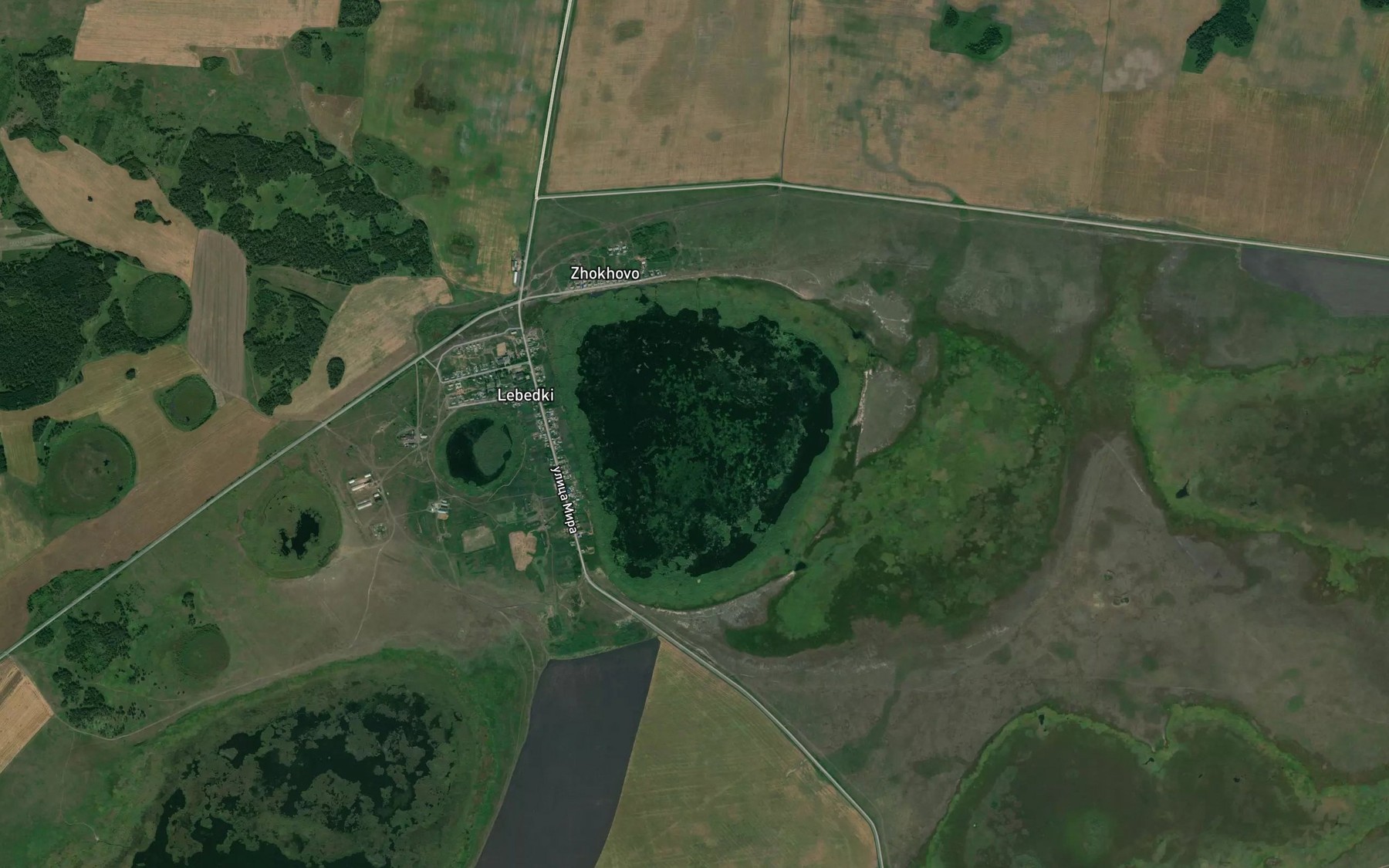 Satellite map of the Ozero Lebyazh'ye