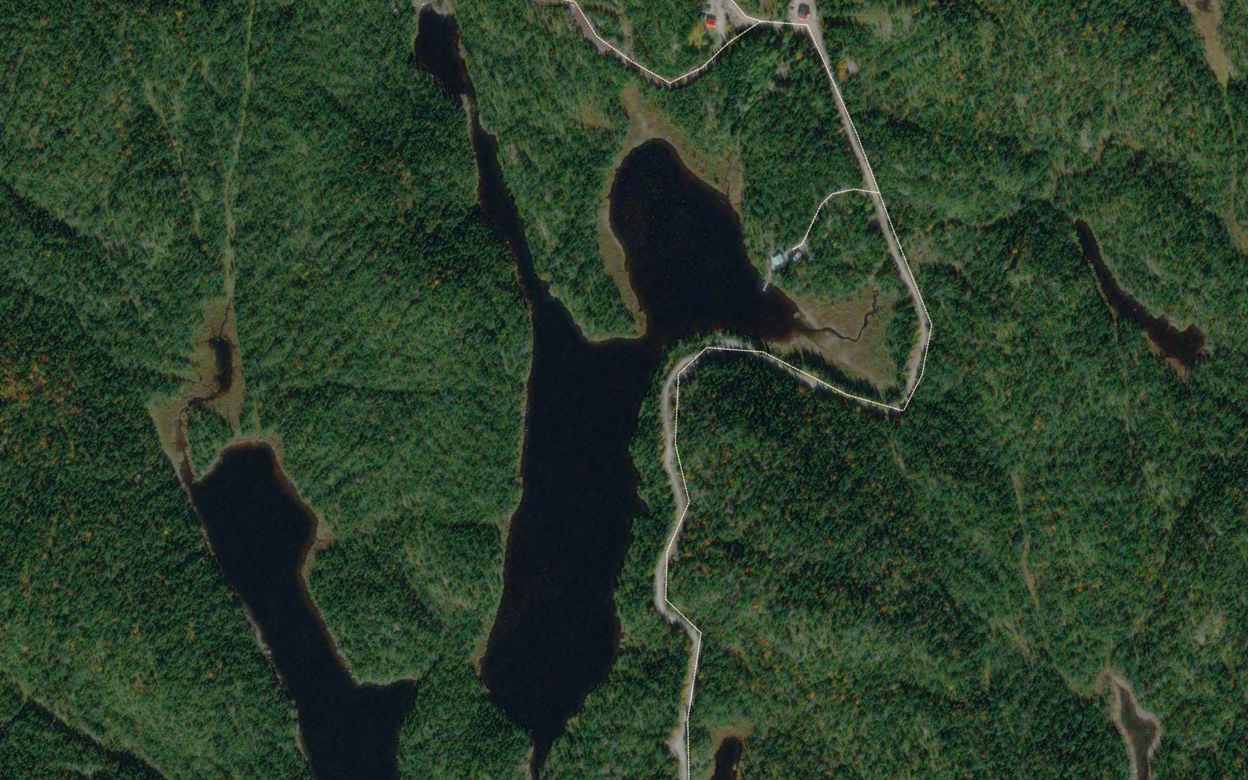 Satellite map of the Petit lac des Chutes Blanches