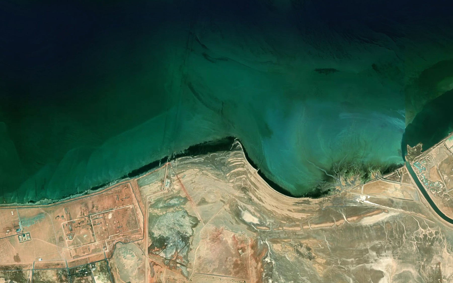 Satellite map of the Khawr Mana'if