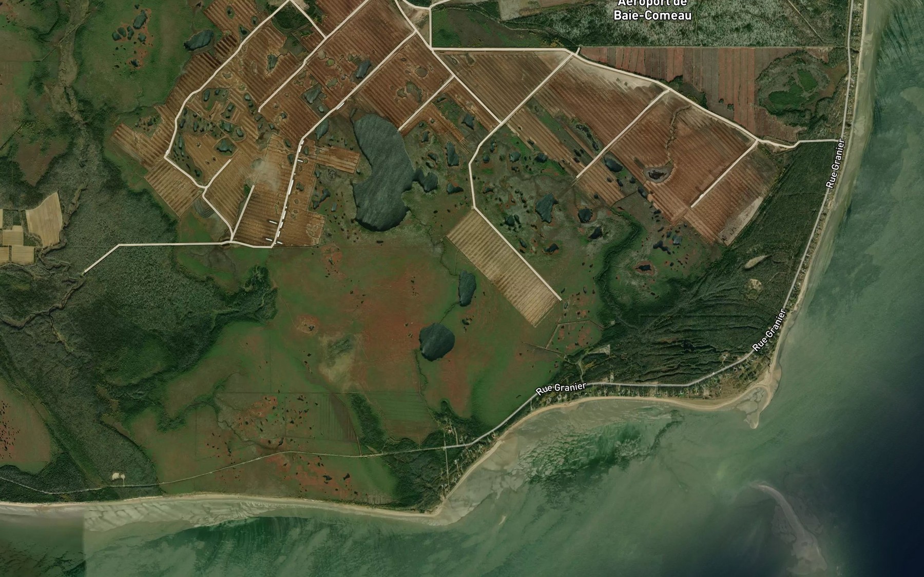 Satellite map of the Lac des Epinettes Rouges