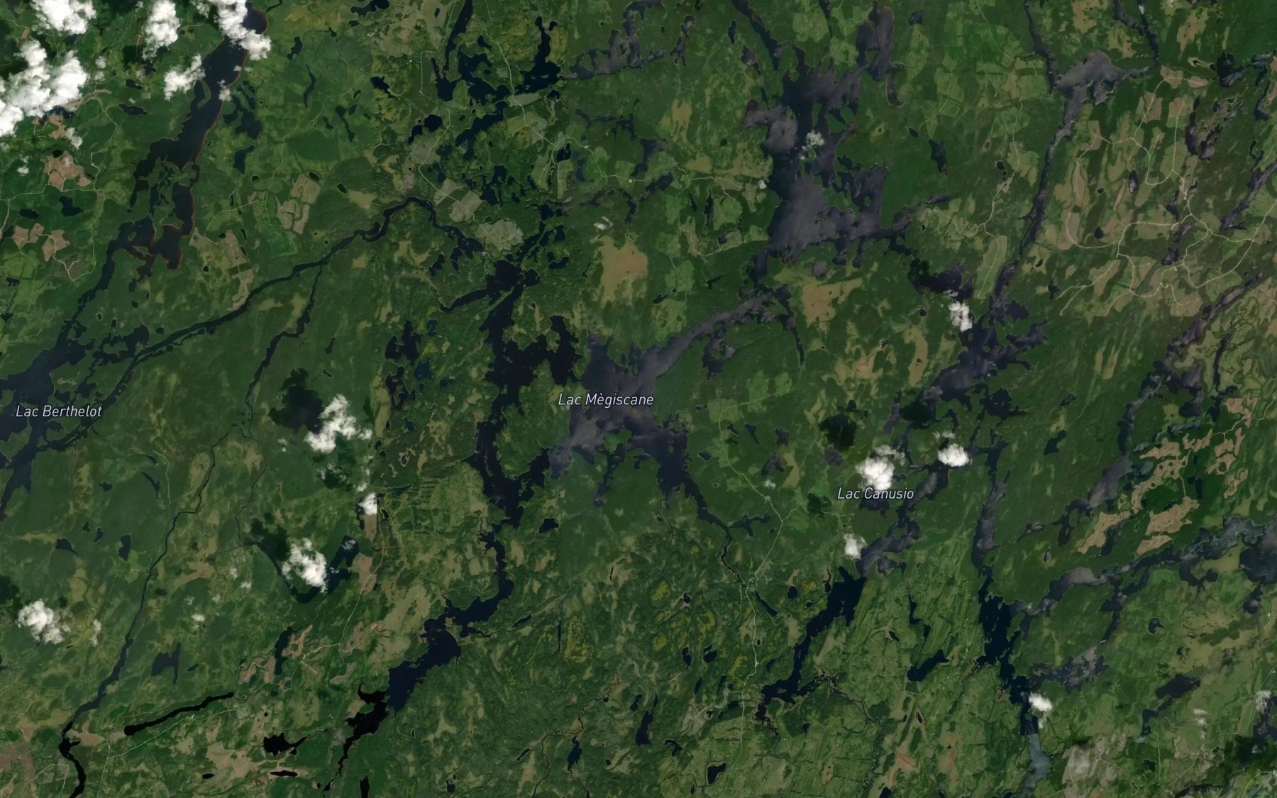 Satellite map of the Lac Megiscane