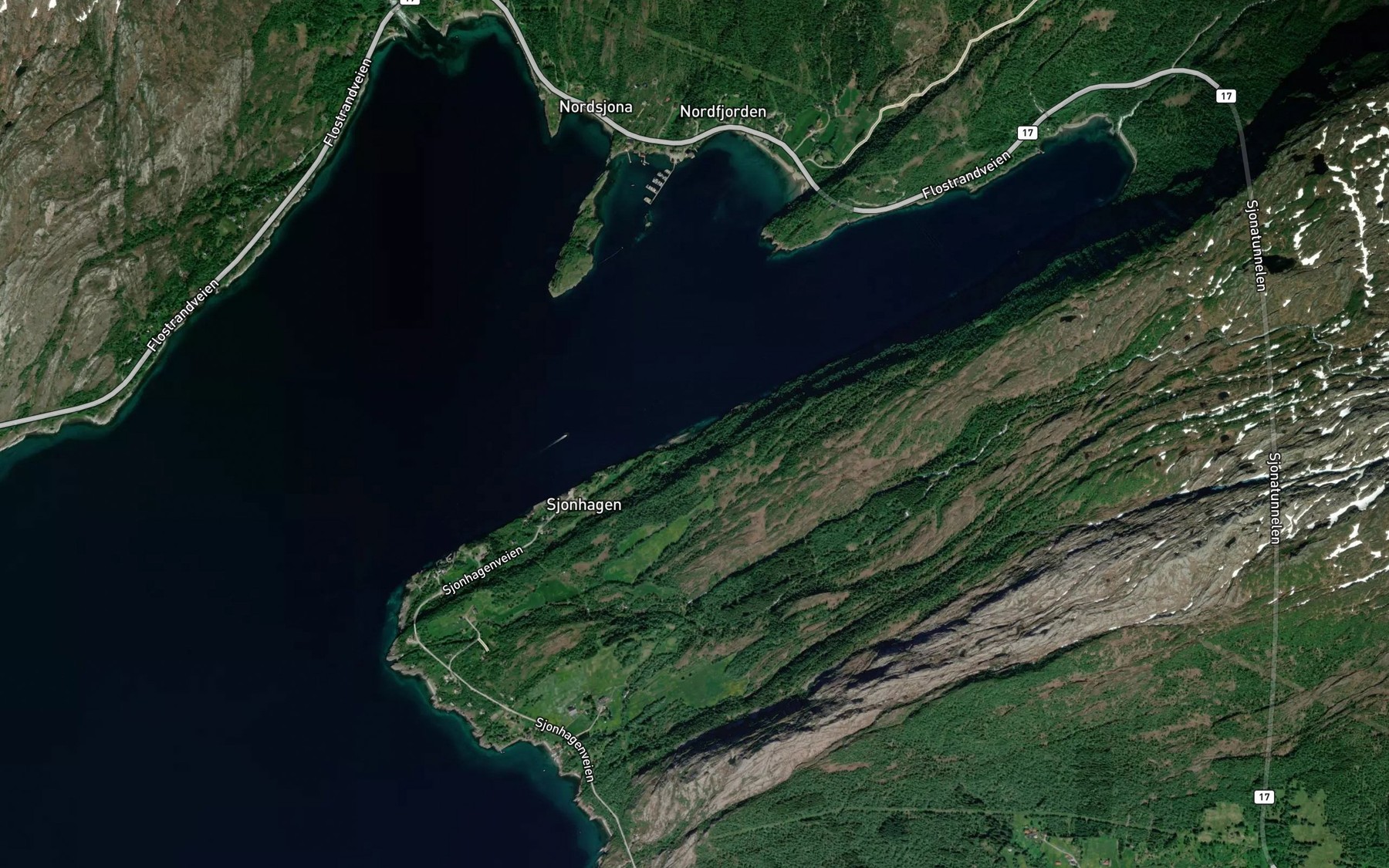 Satellite map of the Storsteinvika