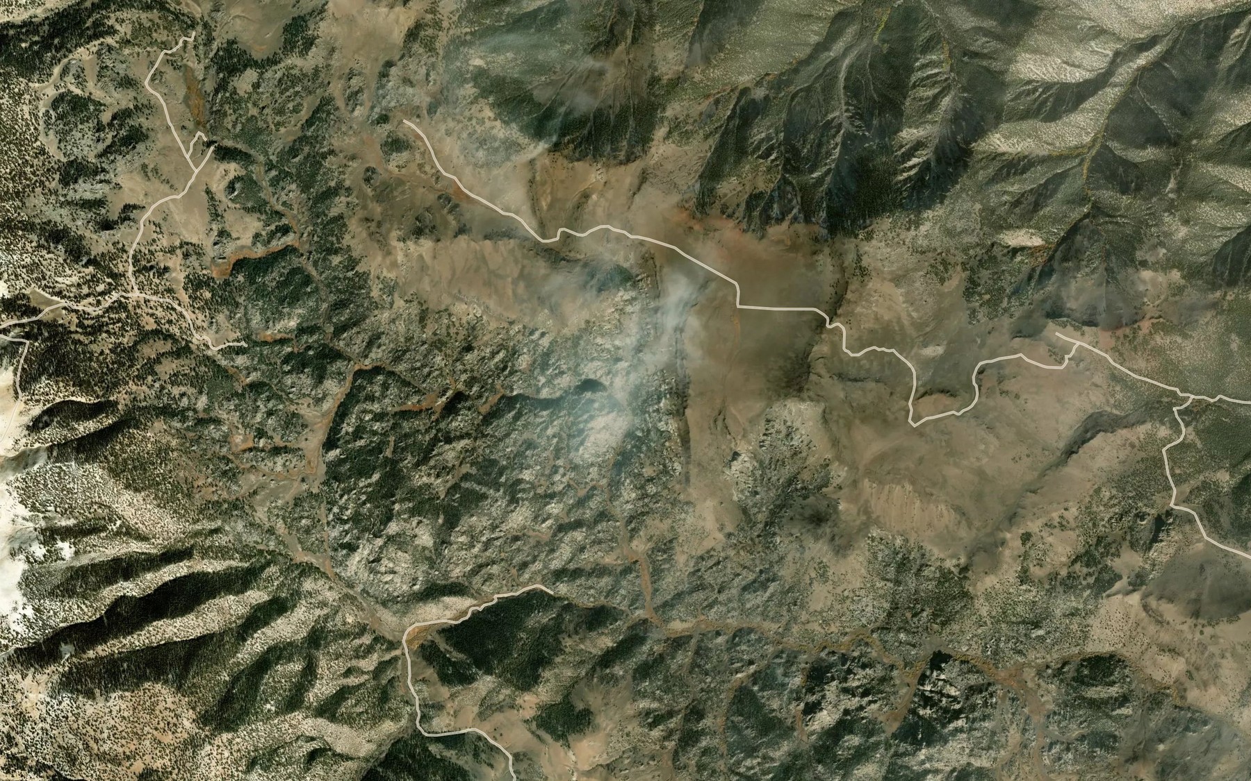 Satellite map of the Tres Plumas Creek