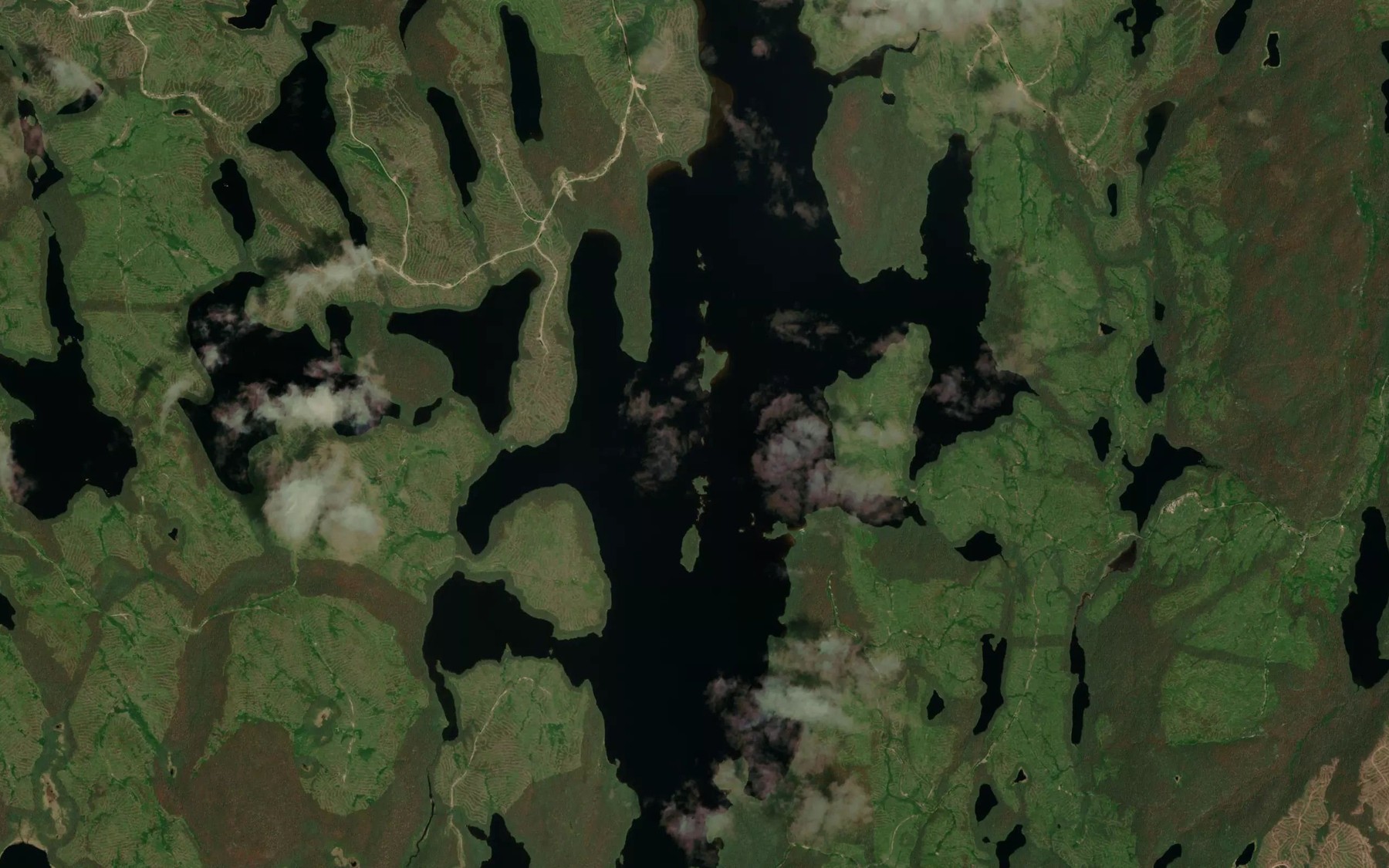 Satellite map of the Lac en Dentelle