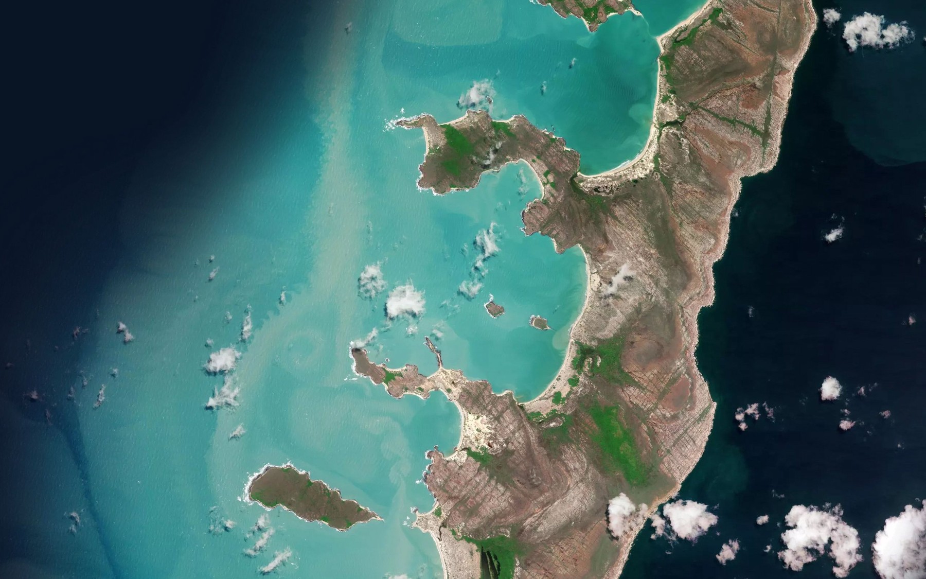 Satellite map of the Trafalgar Bay