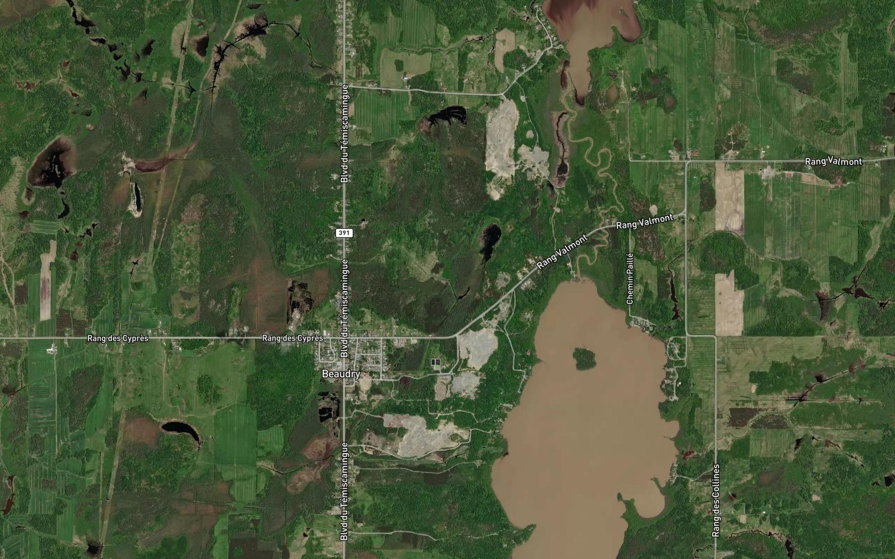 Satellite map of the Cours d'eau Beaudry
