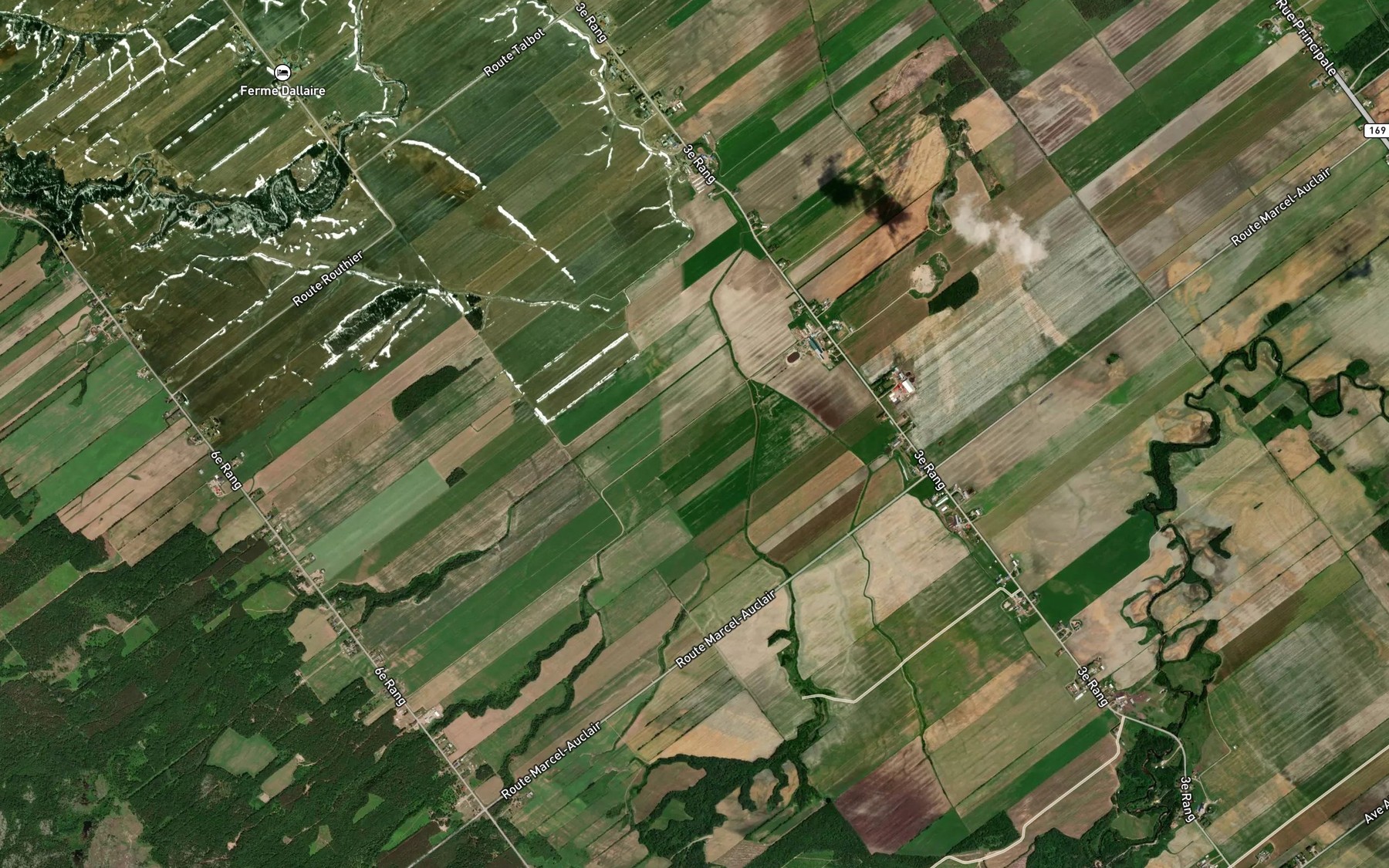 Satellite map of the Cours d'eau Cayouette