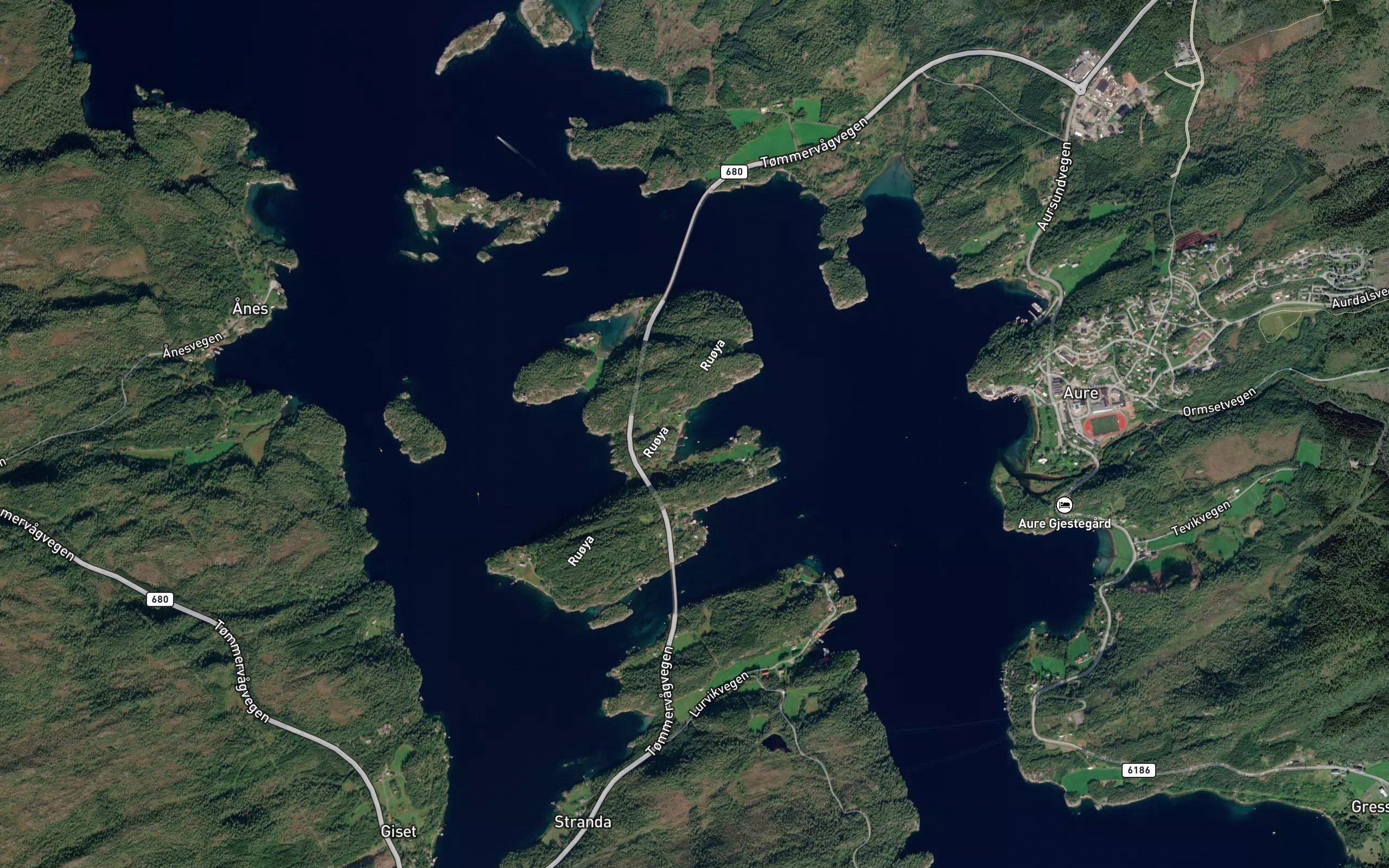 Skiphamnbukta