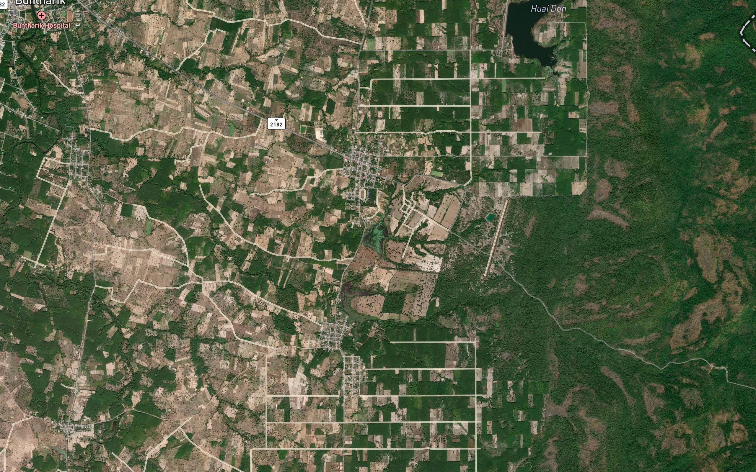 Ang Kep Nam Huai Din Dam Noi