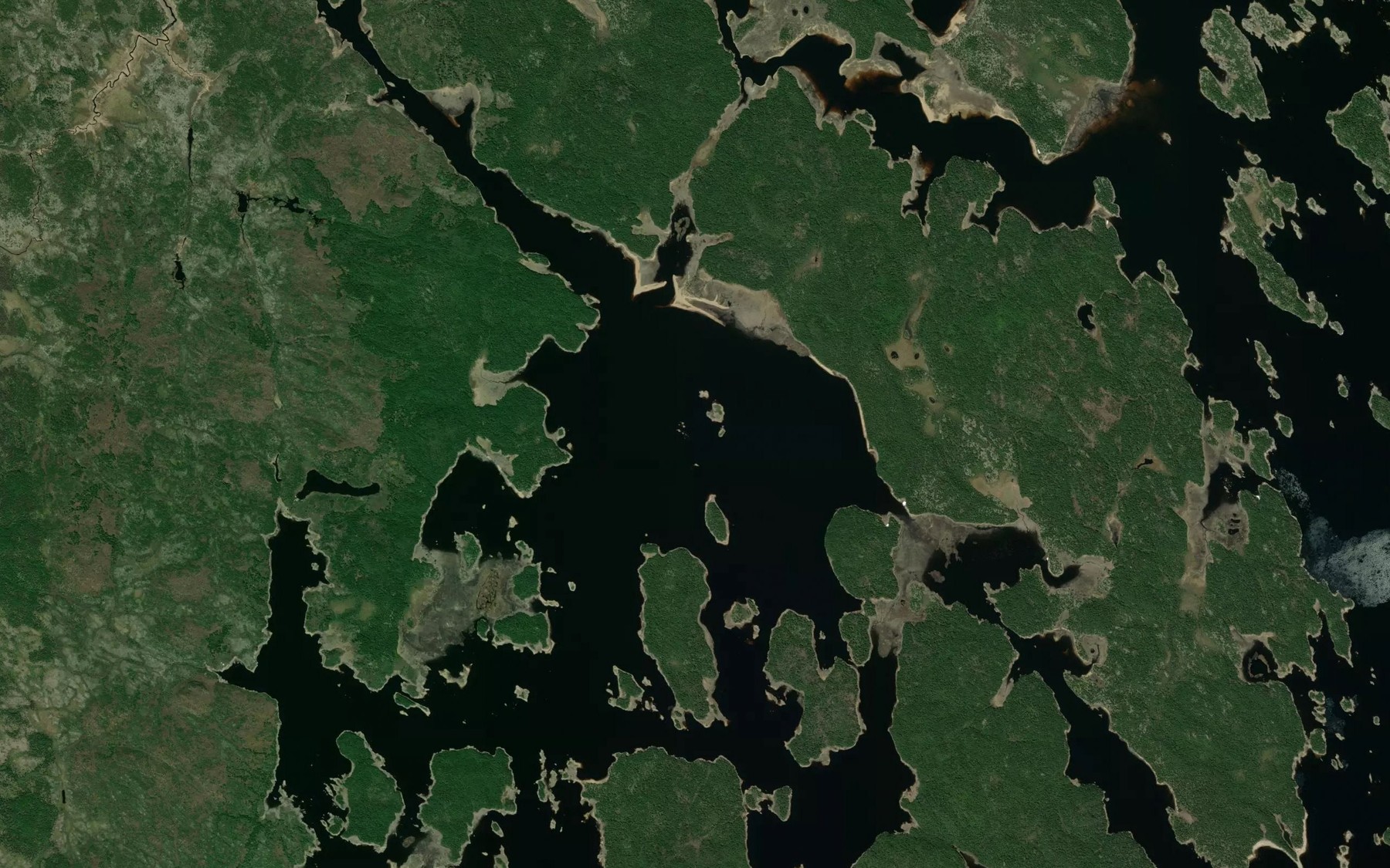 Satellite map of the Lac des Caches