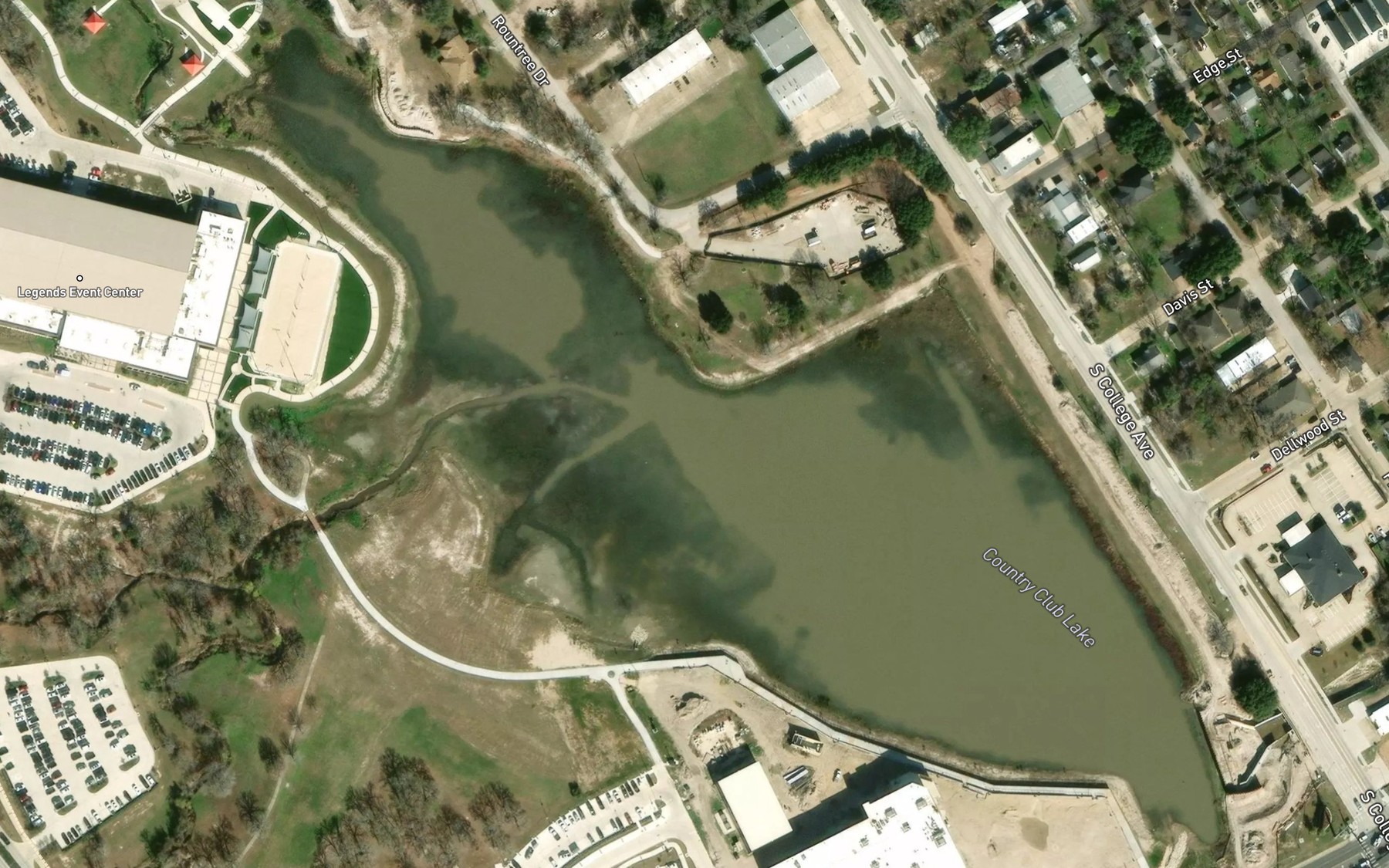Satellite map of the Country Club Lake