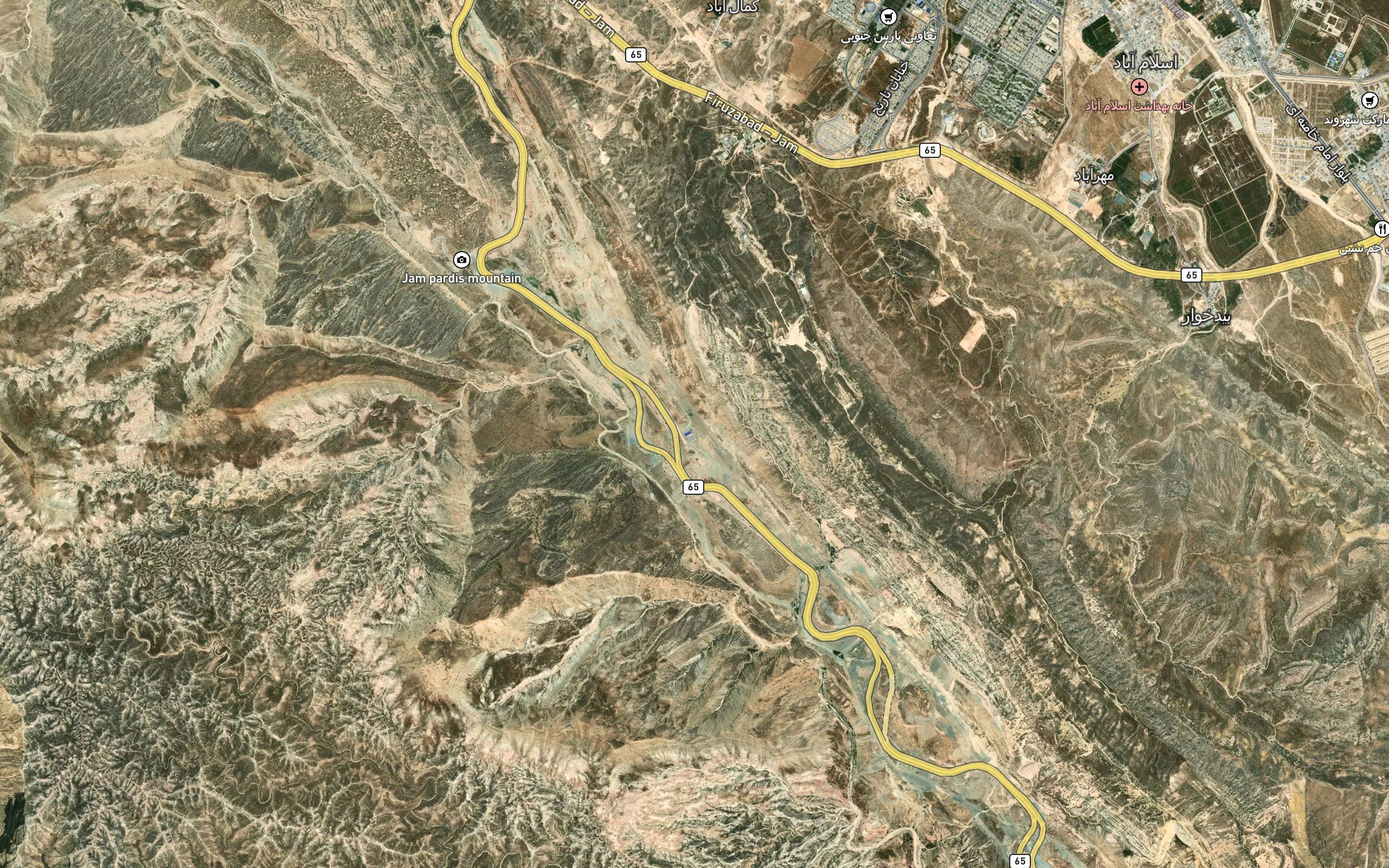 Cheshmeh-ye `Eynak