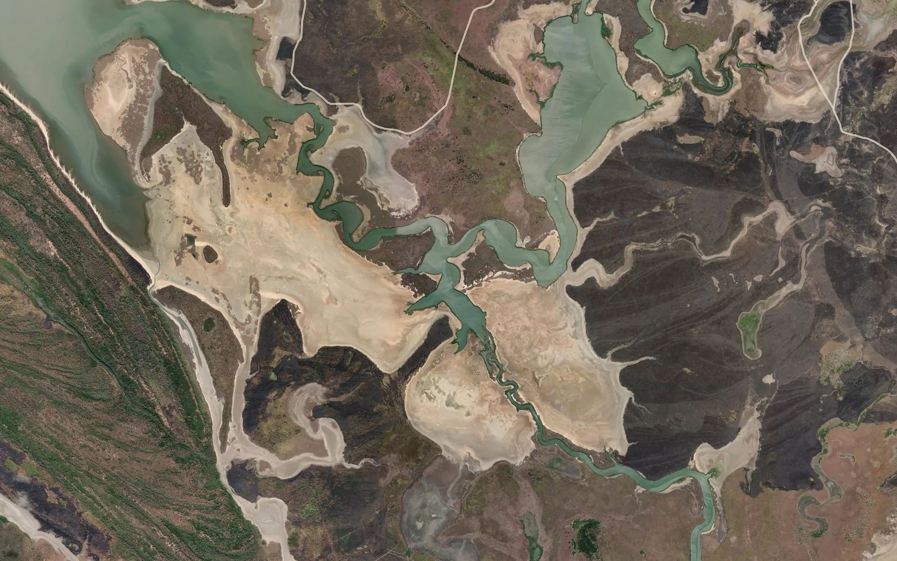 Satellite map of the Kirke River