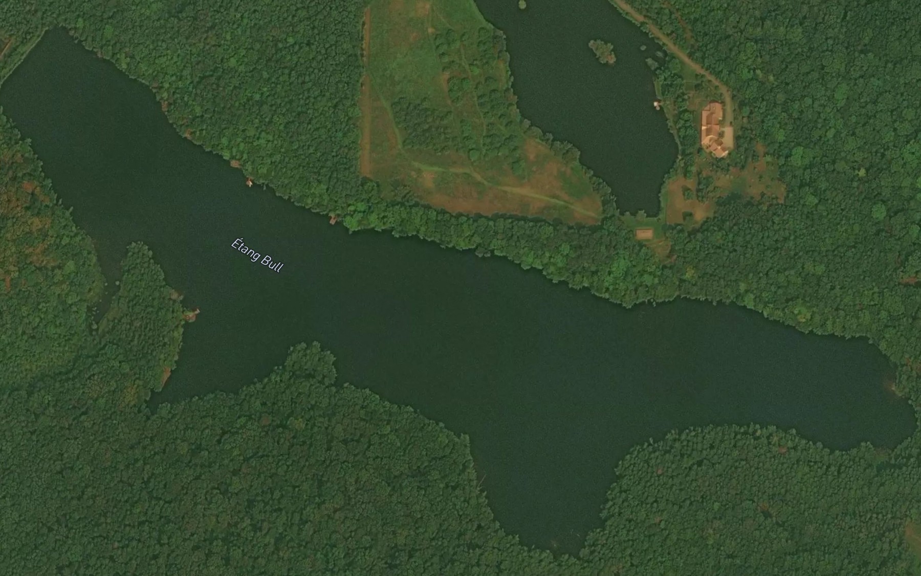 Satellite map of the Etang Bull