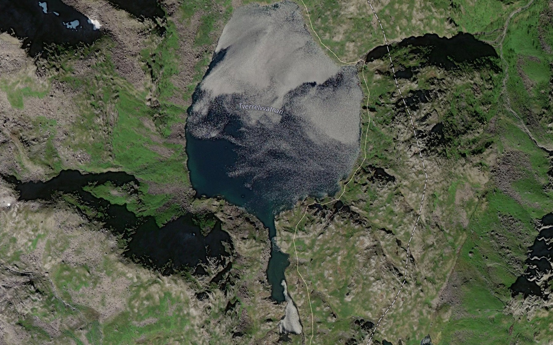 Satellite map of the Tverrelvvatnan