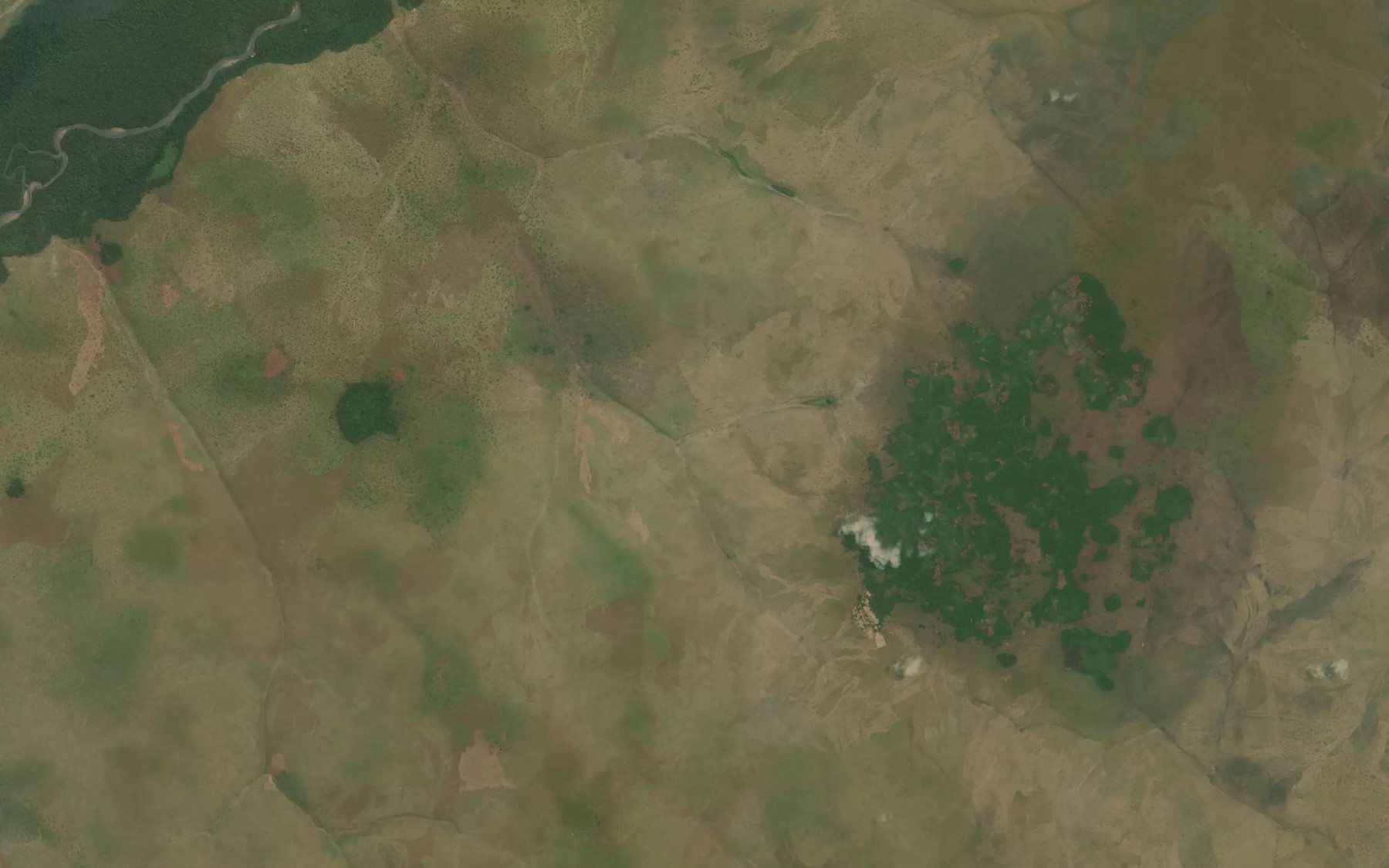 Satellite map of the Mares d'Olounou