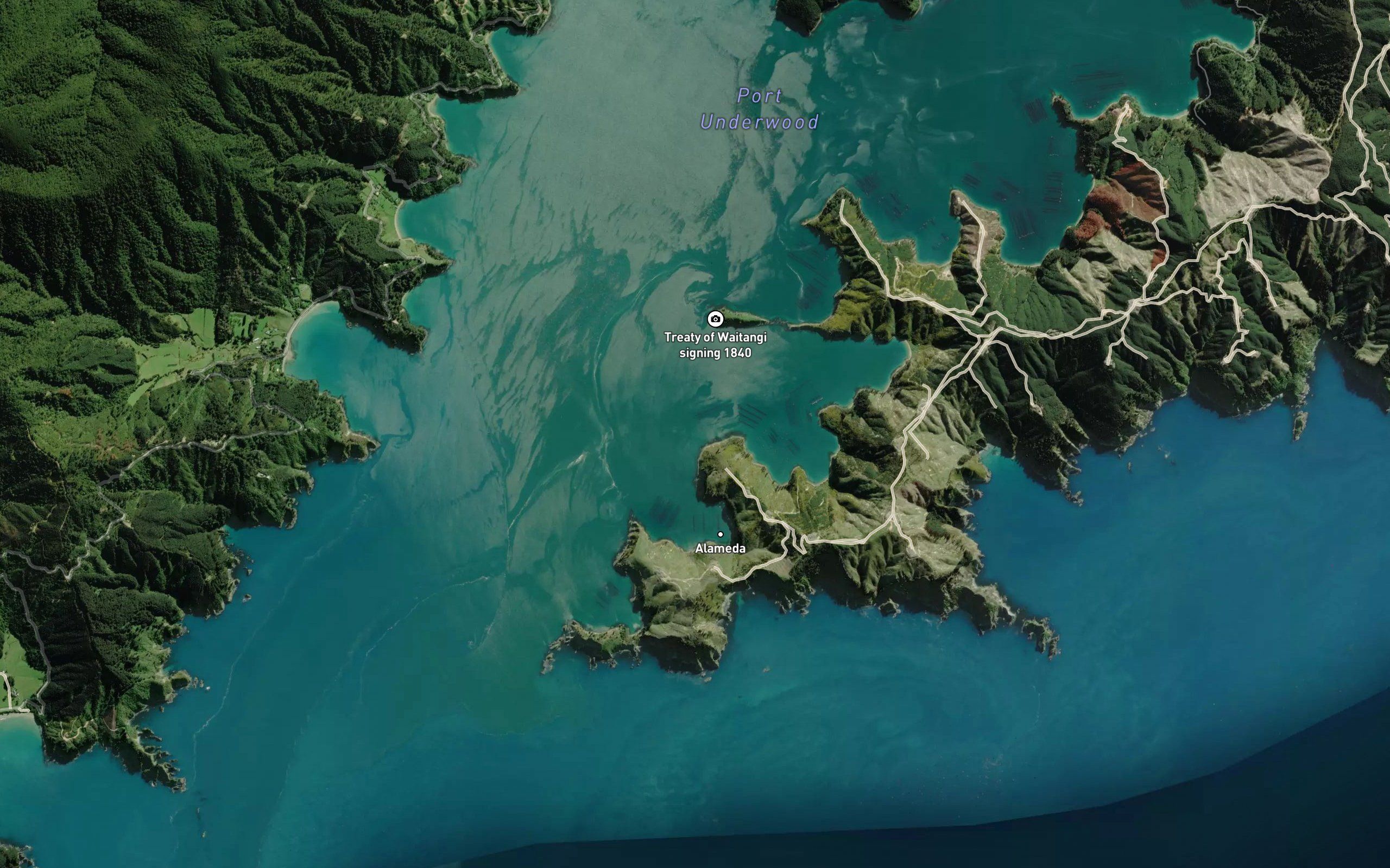 Whangatoetoe Bay