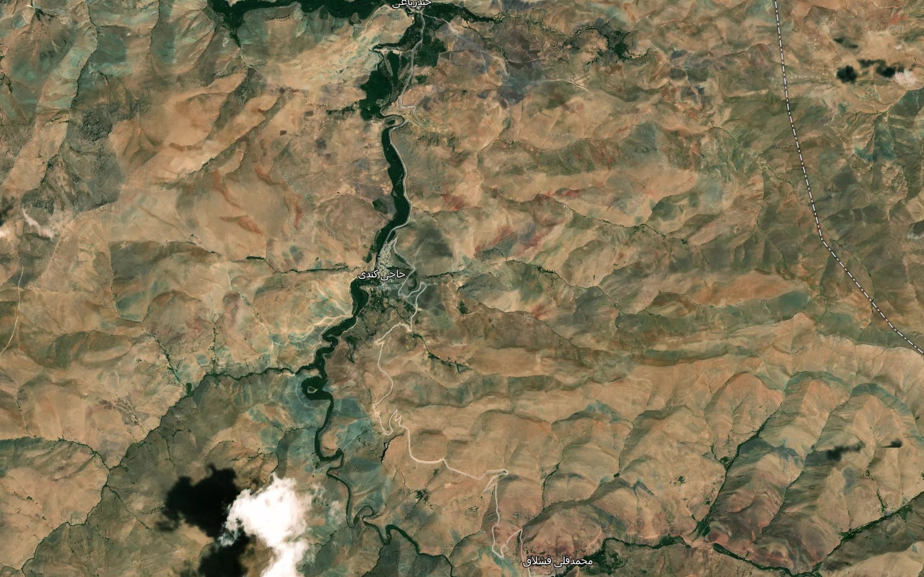 Satellite map of the Cheshmeh-ye Maji Bolaghi