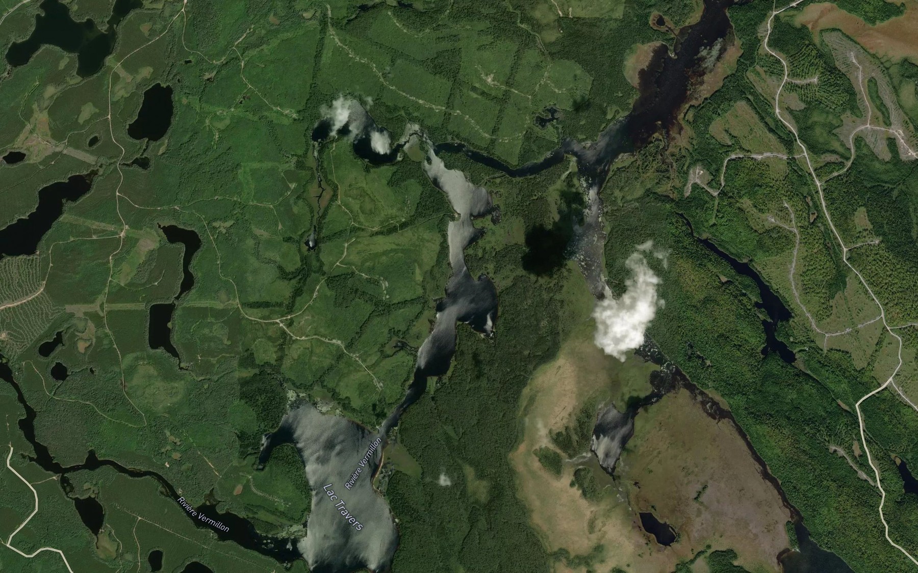 Satellite map of the Lac des Pionniers