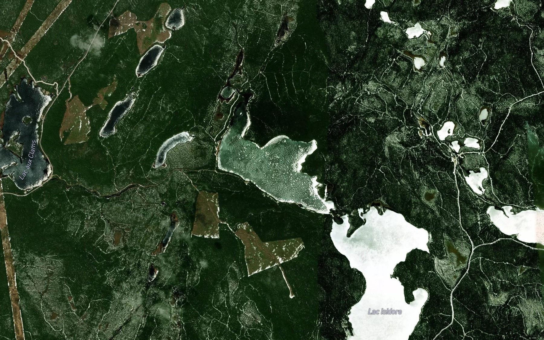 Satellite map of the Petit lac Isidore
